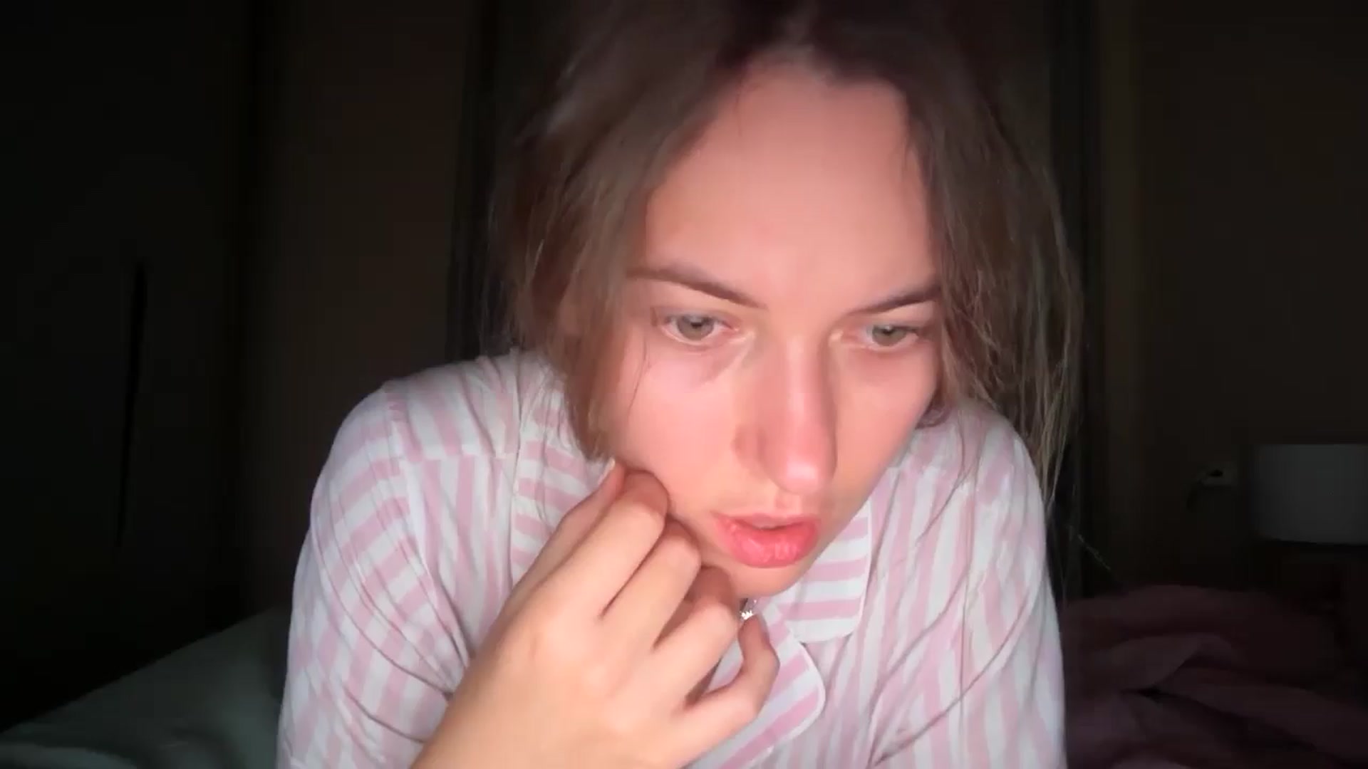 Gallery image thumbnail from SkySunFlower's myfreecams stream on, 09/23/2025, 15:08 image 1 of 20