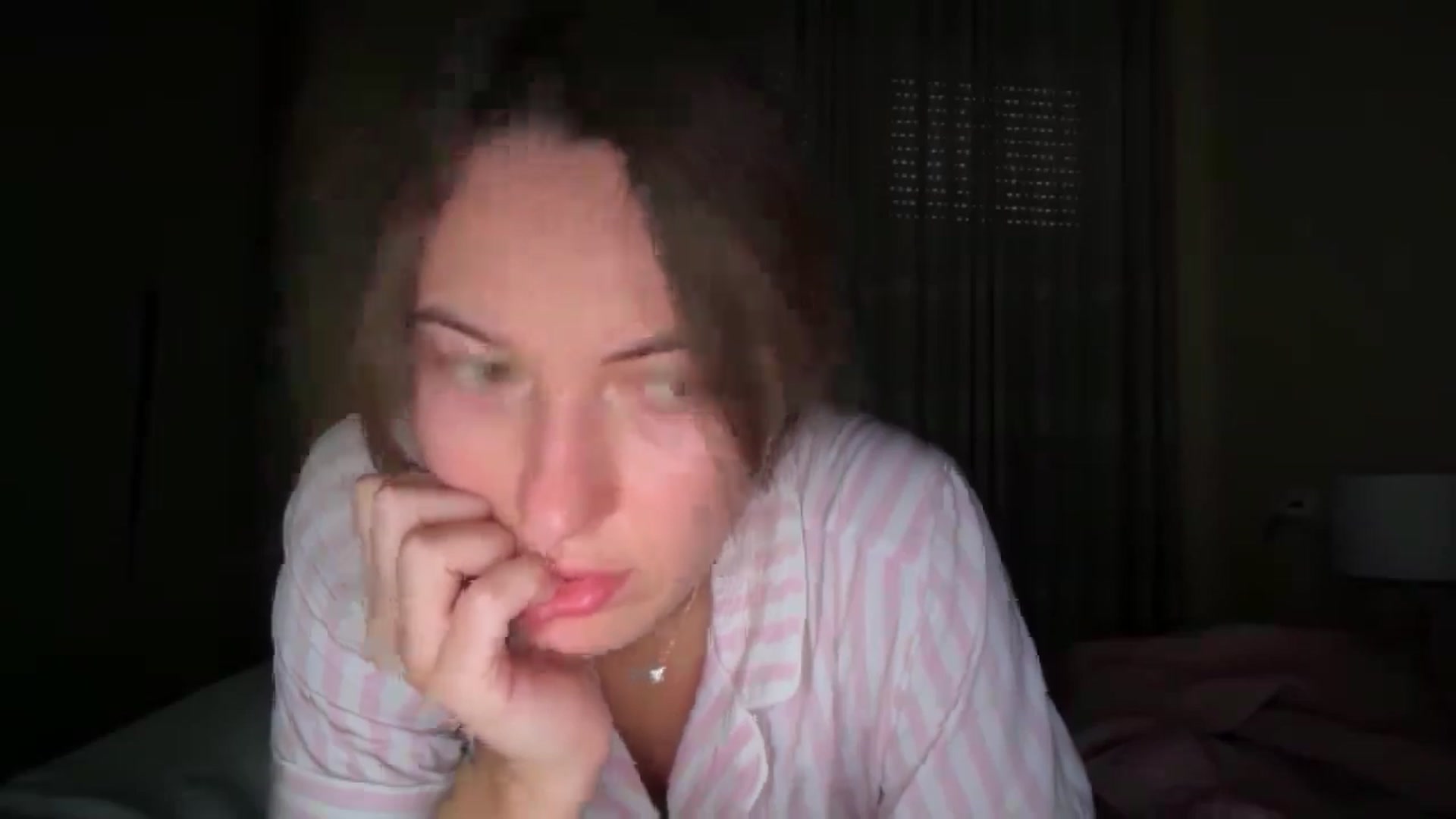 Gallery image thumbnail from SkySunFlower's myfreecams stream on, 09/23/2025, 15:08 image 7 of 20