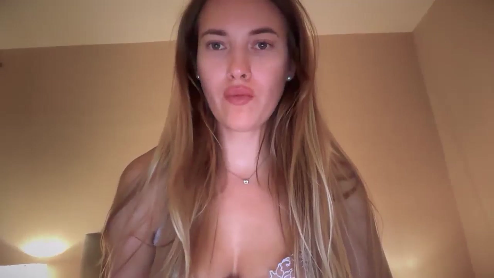 Gallery image thumbnail from SkySunFlower's myfreecams stream on, 09/23/2025, 18:50 image 17 of 20