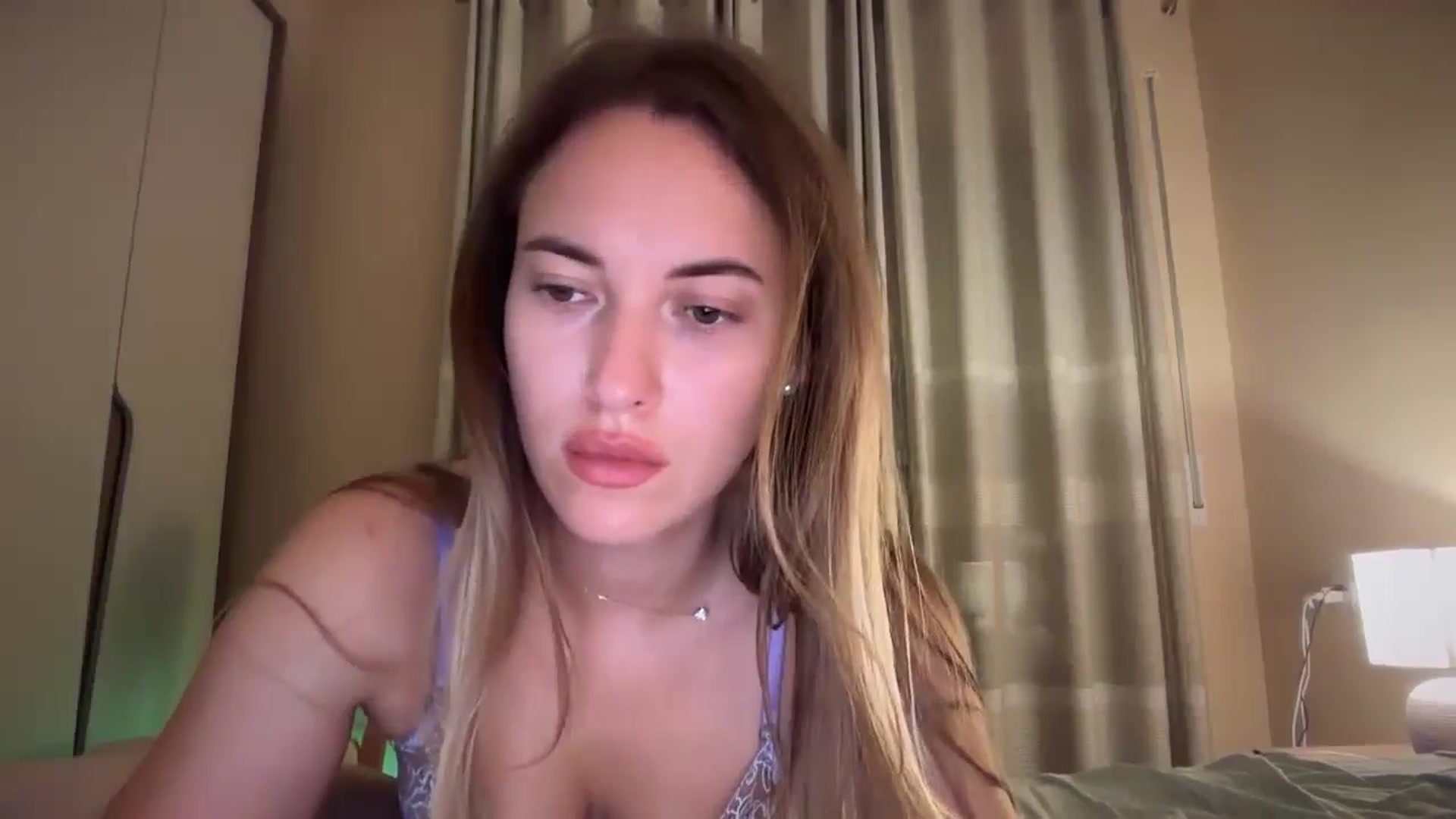 Gallery image thumbnail from SkySunFlower's myfreecams stream on, 09/23/2025, 19:18 image 5 of 20