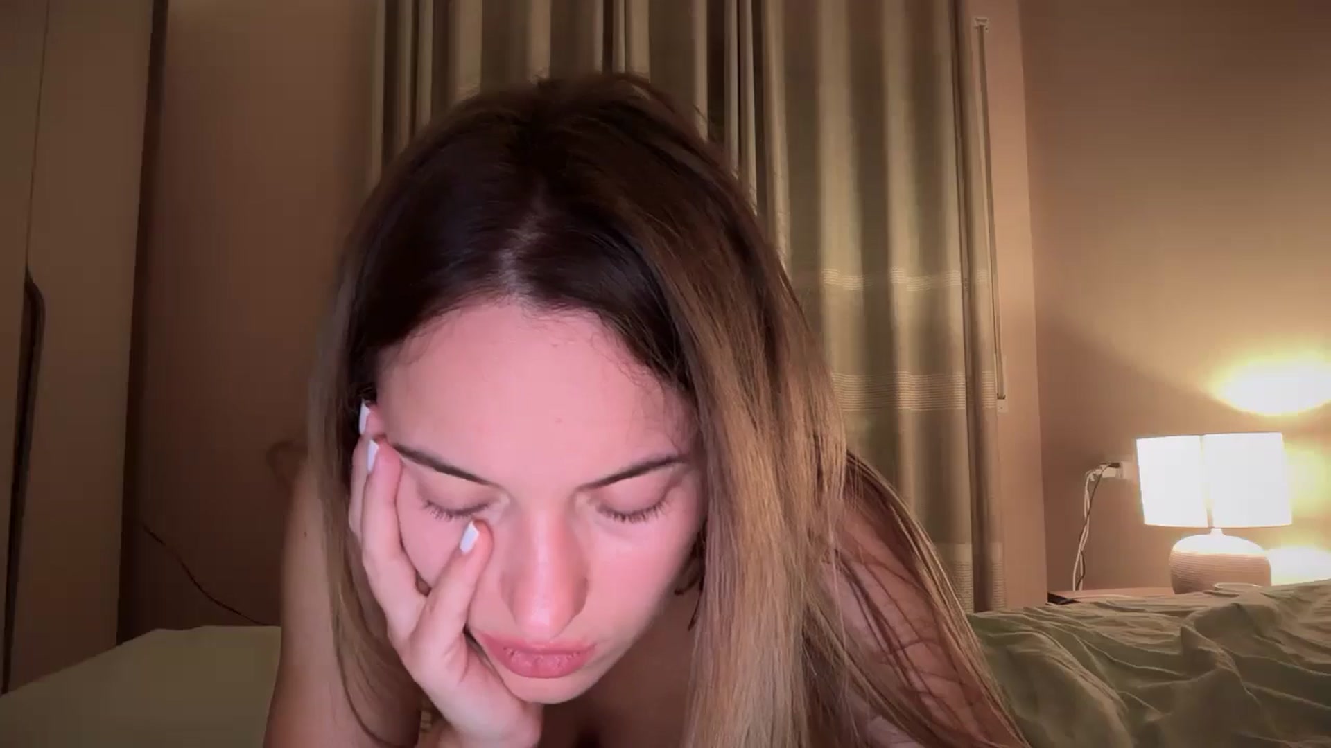 Gallery image thumbnail from SkySunFlower's myfreecams stream on, 09/23/2025, 21:29 image 3 of 20