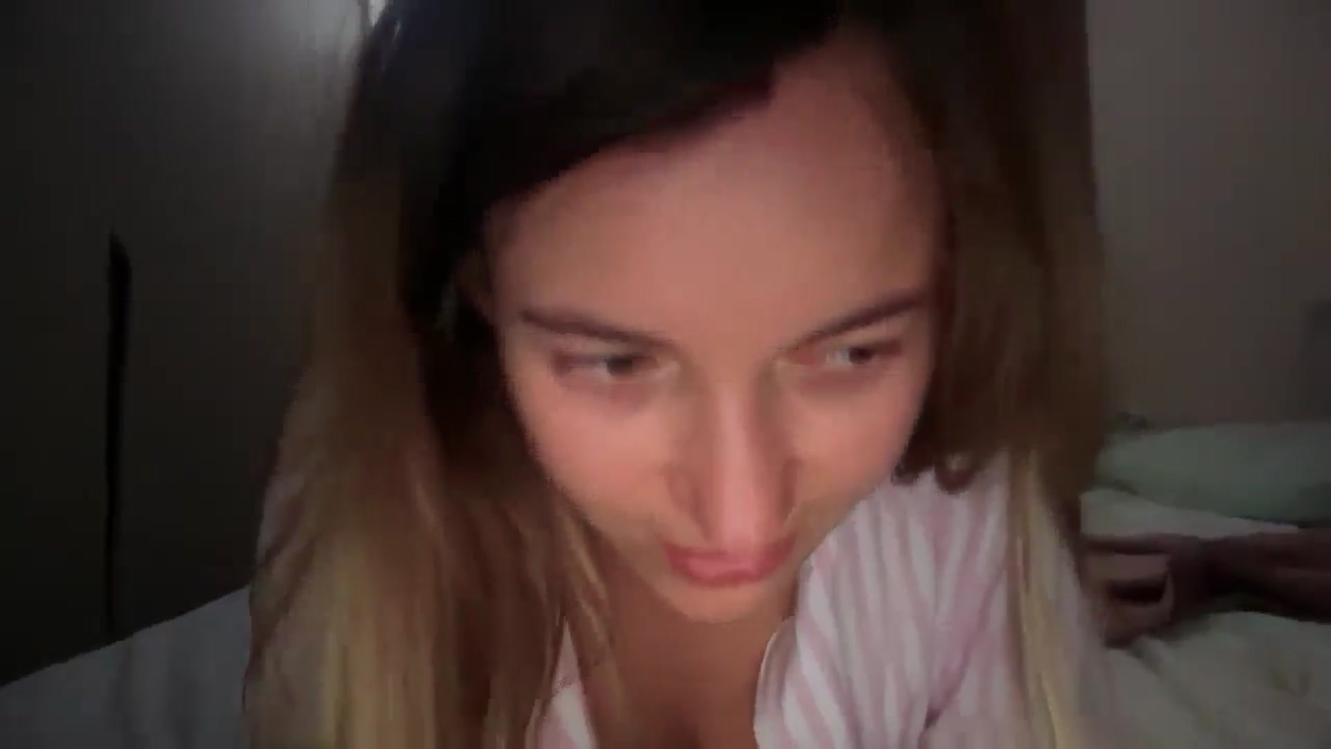 Gallery image thumbnail from SkySunFlower's myfreecams stream on, 09/23/2025, 23:52 image 15 of 20
