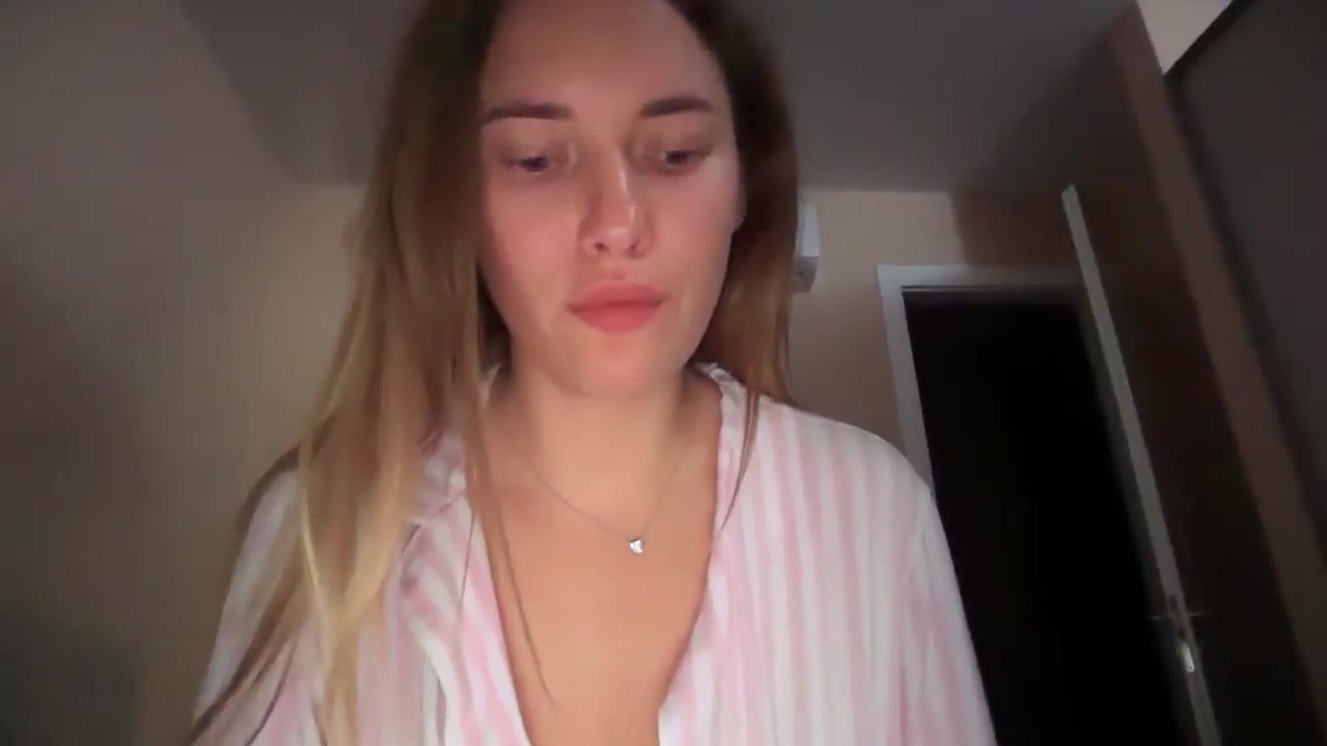 Gallery image thumbnail from SkySunFlower's myfreecams stream on, 09/23/2025, 23:52 image 3 of 20