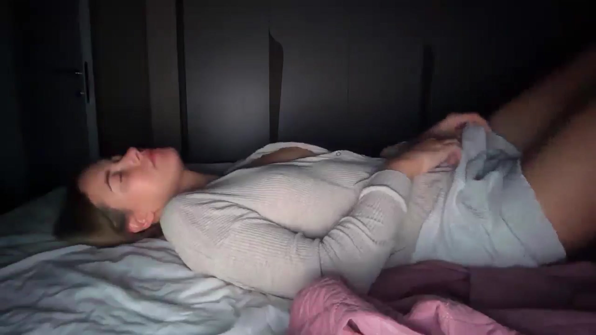 Gallery image thumbnail from SkySunFlower's myfreecams stream on, 09/25/2025, 02:53 image 17 of 20