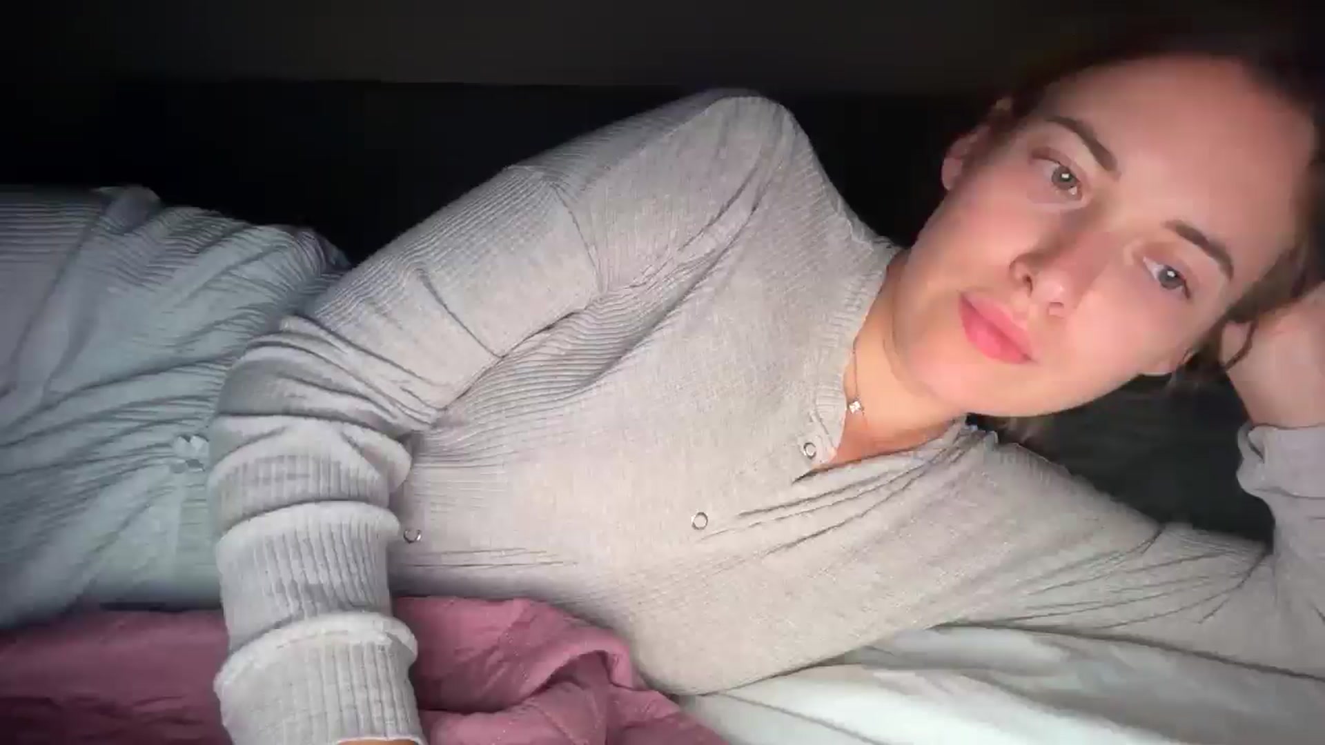 Gallery image thumbnail from SkySunFlower's myfreecams stream on, 09/25/2025, 02:53 image 11 of 20