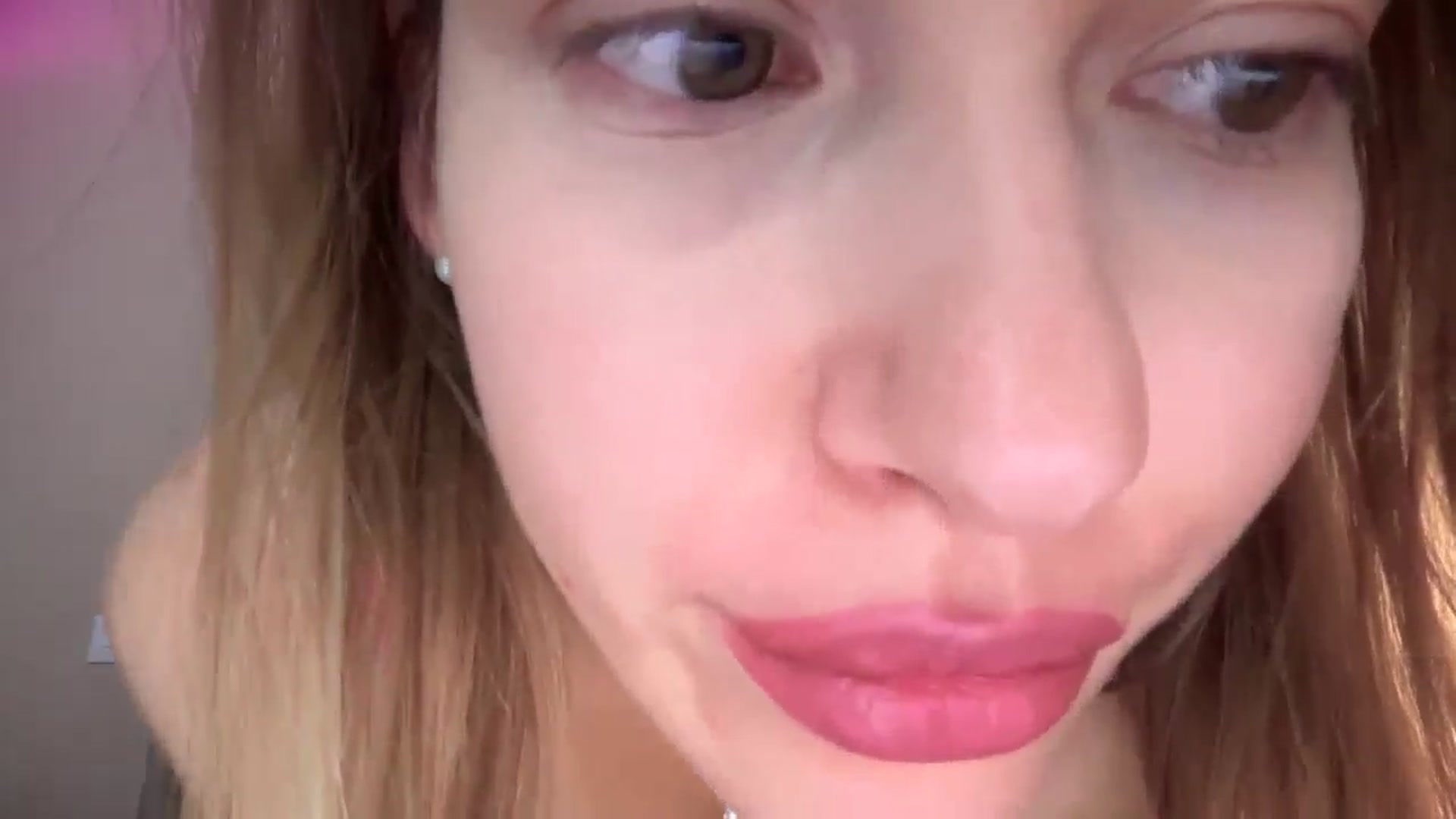 Gallery image thumbnail from SkySunFlower's myfreecams stream on, 09/27/2025, 23:39 image 15 of 20
