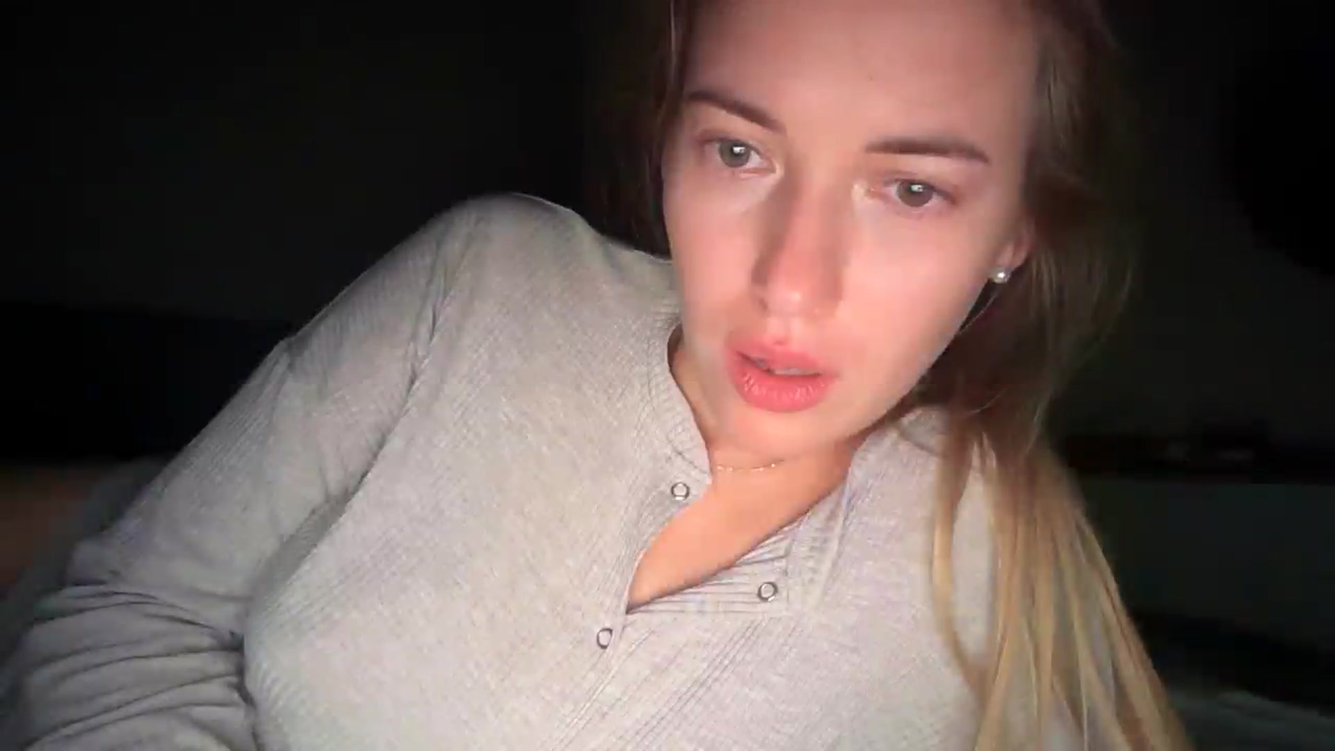 Gallery image thumbnail from SkySunFlower's myfreecams stream on, 09/30/2025, 04:20 image 5 of 20