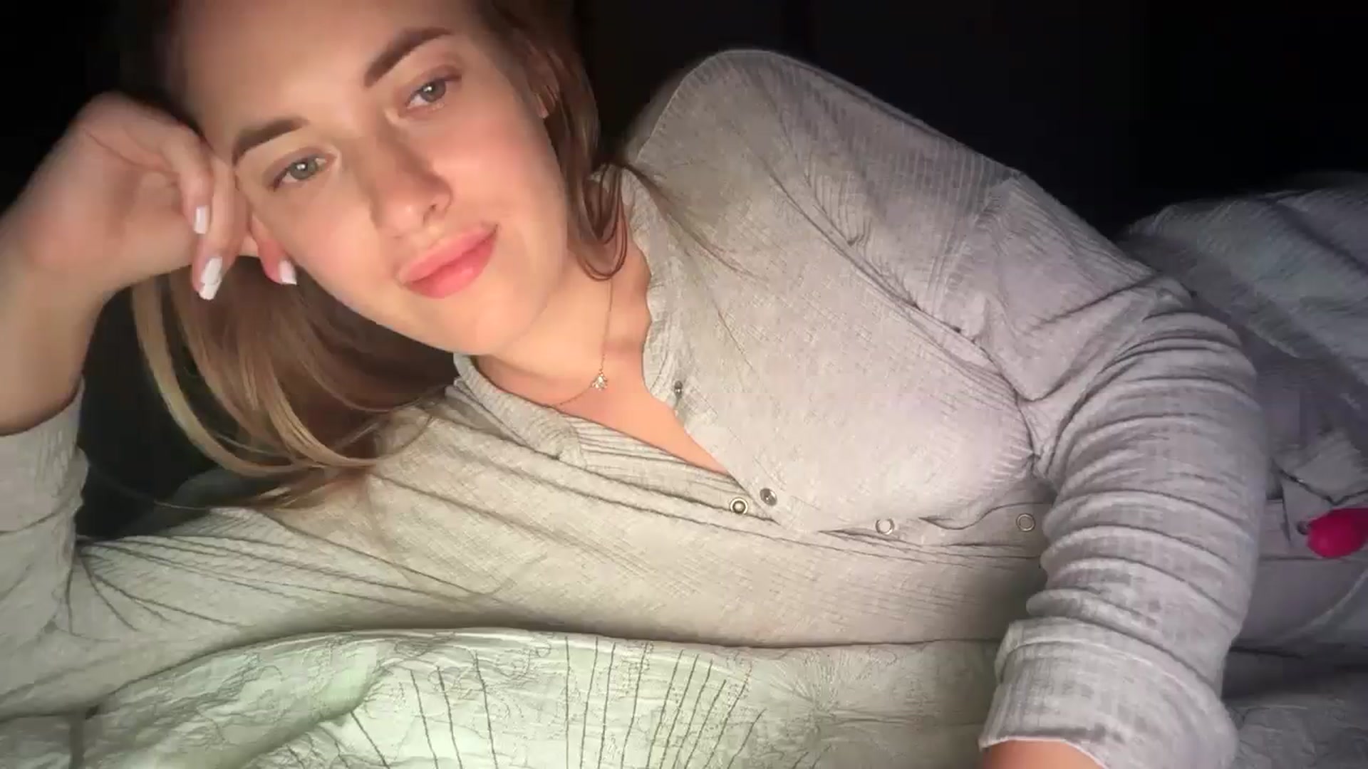 Gallery image thumbnail from SkySunFlower's myfreecams stream on, 10/02/2025, 17:46 image 5 of 20