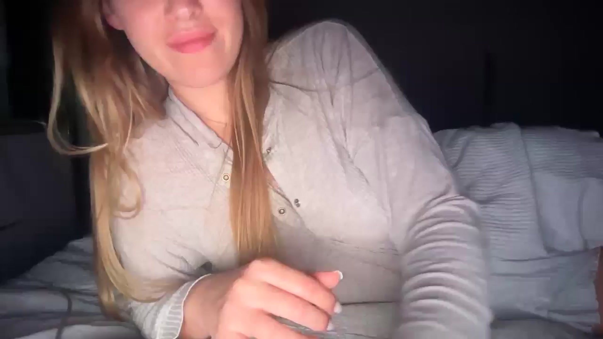 Gallery image thumbnail from SkySunFlower's myfreecams stream on, 10/02/2025, 17:46 image 3 of 20