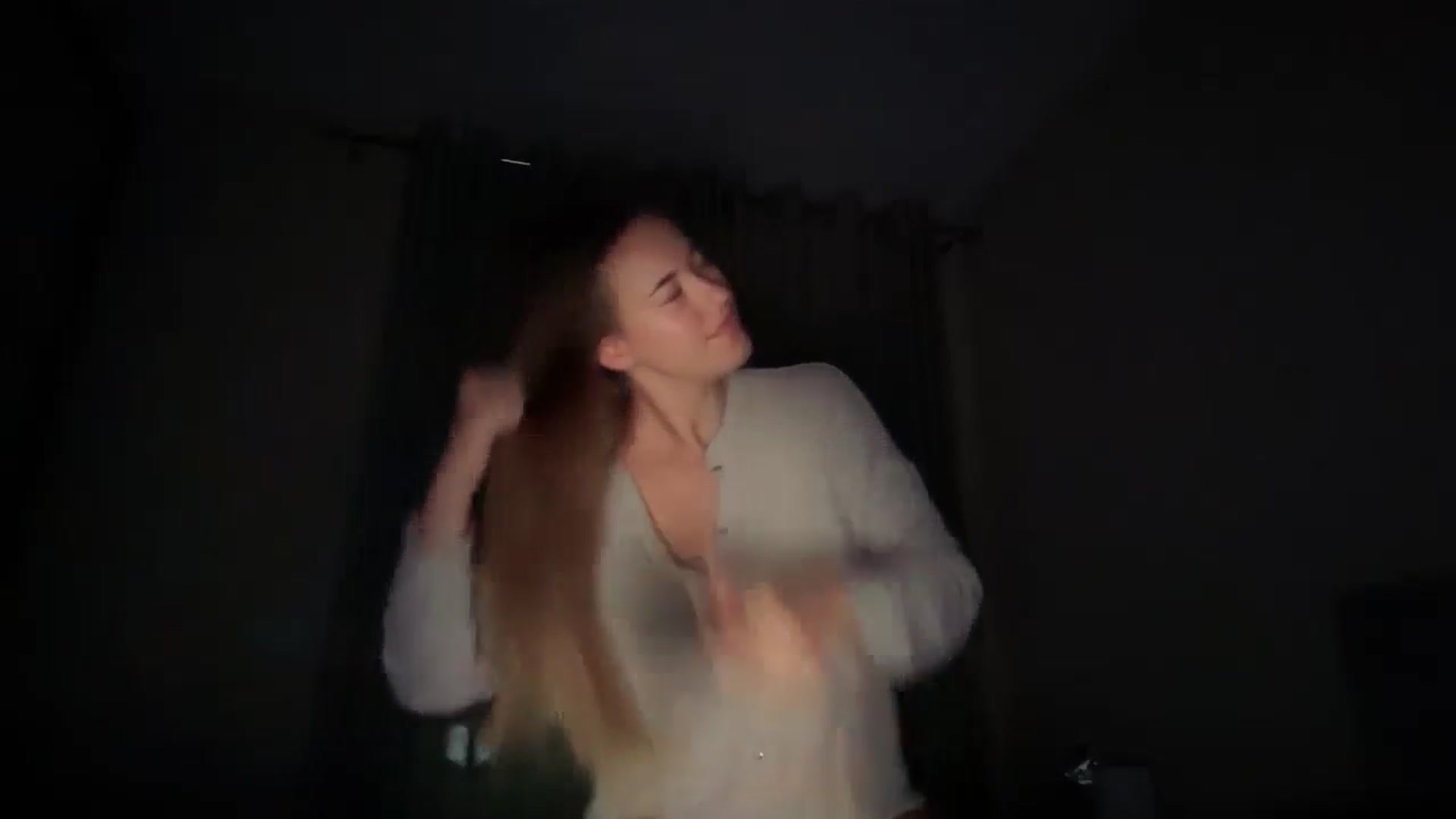 Gallery image thumbnail from SkySunFlower's myfreecams stream on, 10/02/2025, 18:54 image 10 of 20