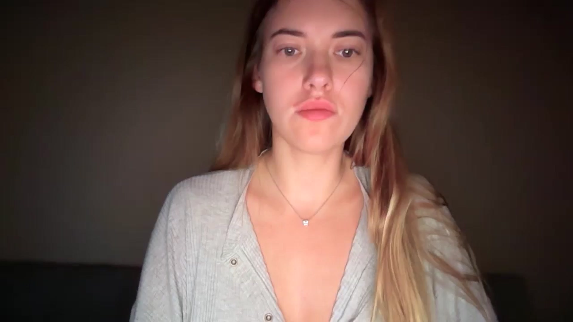 Gallery image thumbnail from SkySunFlower's myfreecams stream on, 10/06/2025, 07:57 image 1 of 20