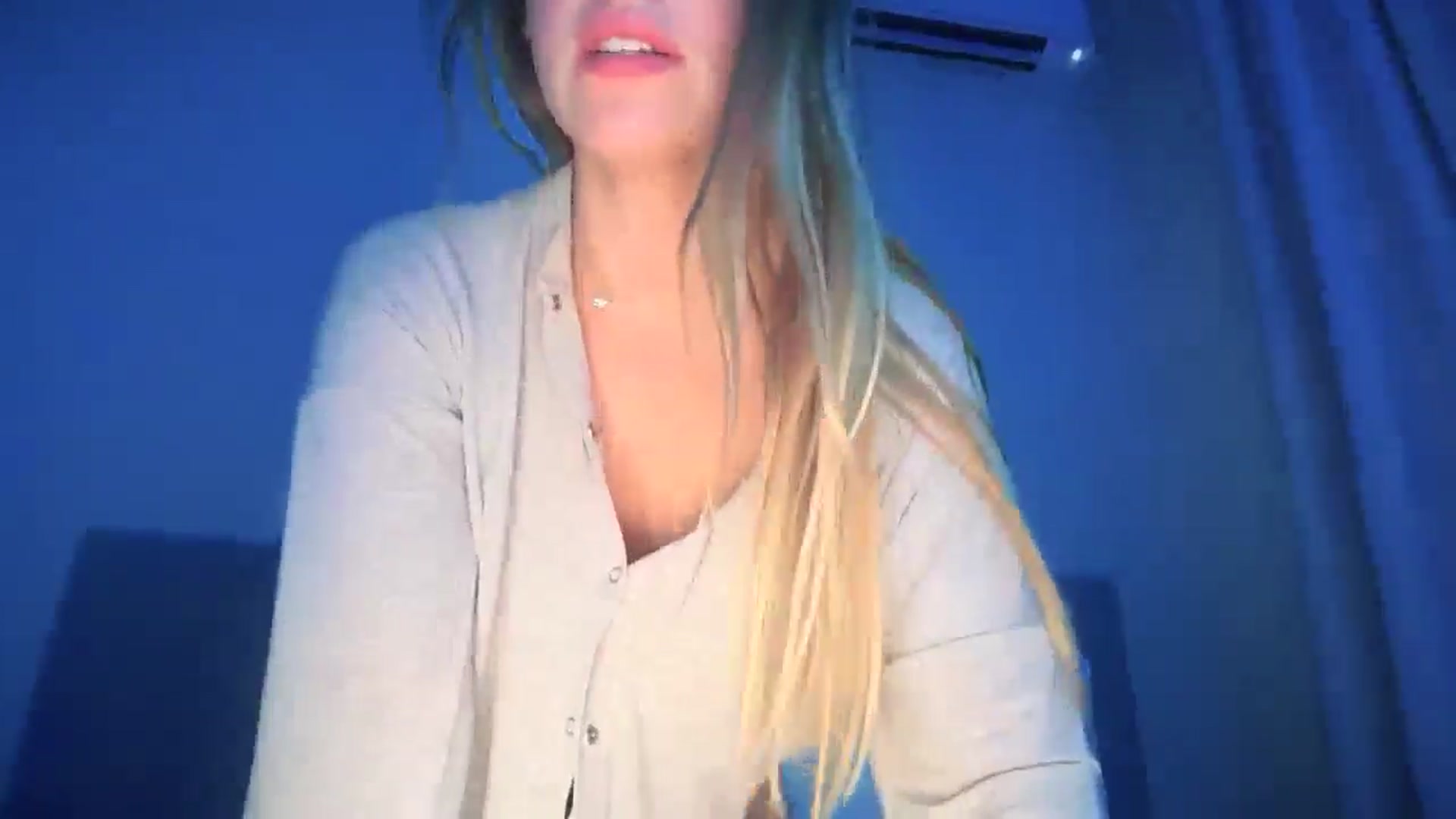 Gallery image thumbnail from SkySunFlower's myfreecams stream on, 10/09/2025, 03:21 image 12 of 20