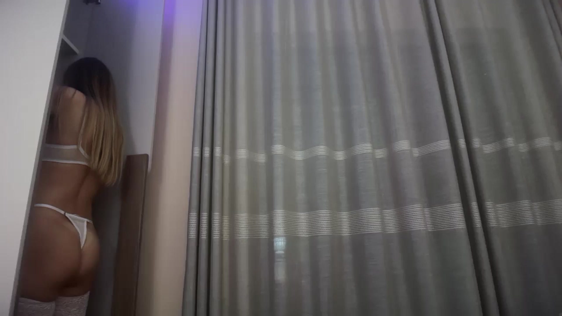 Gallery image thumbnail from SkySunFlower's myfreecams stream on, 10/12/2025, 02:29 image 20 of 20