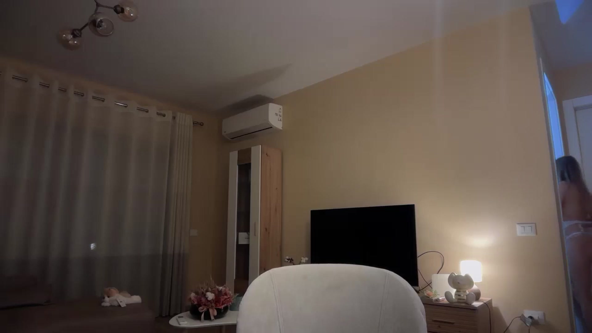 Gallery image thumbnail from SkySunFlower's myfreecams stream on, 10/13/2025, 01:20 image 10 of 20