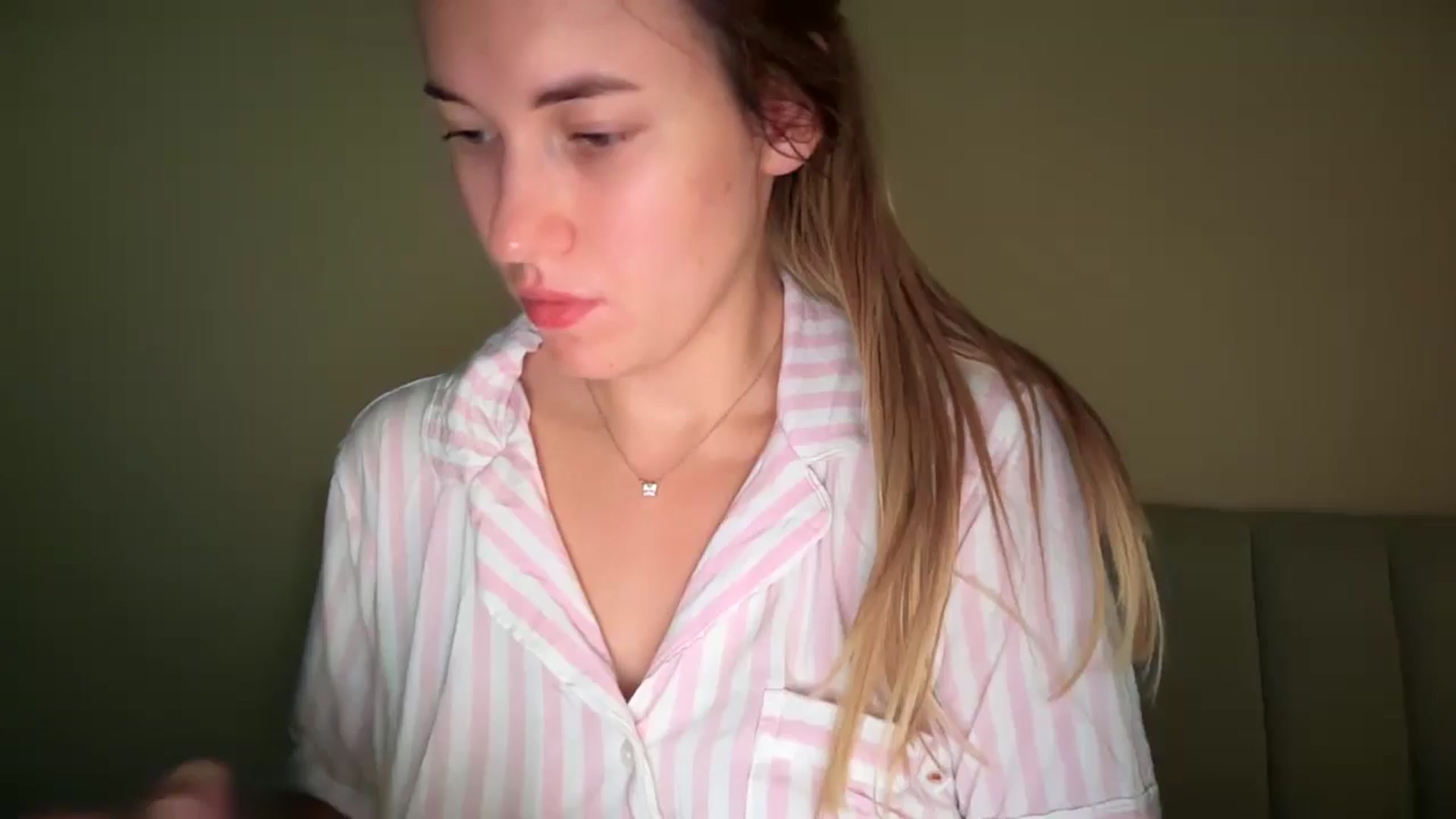 Gallery image thumbnail from SkySunFlower's myfreecams stream on, 10/14/2025, 07:48 image 5 of 20