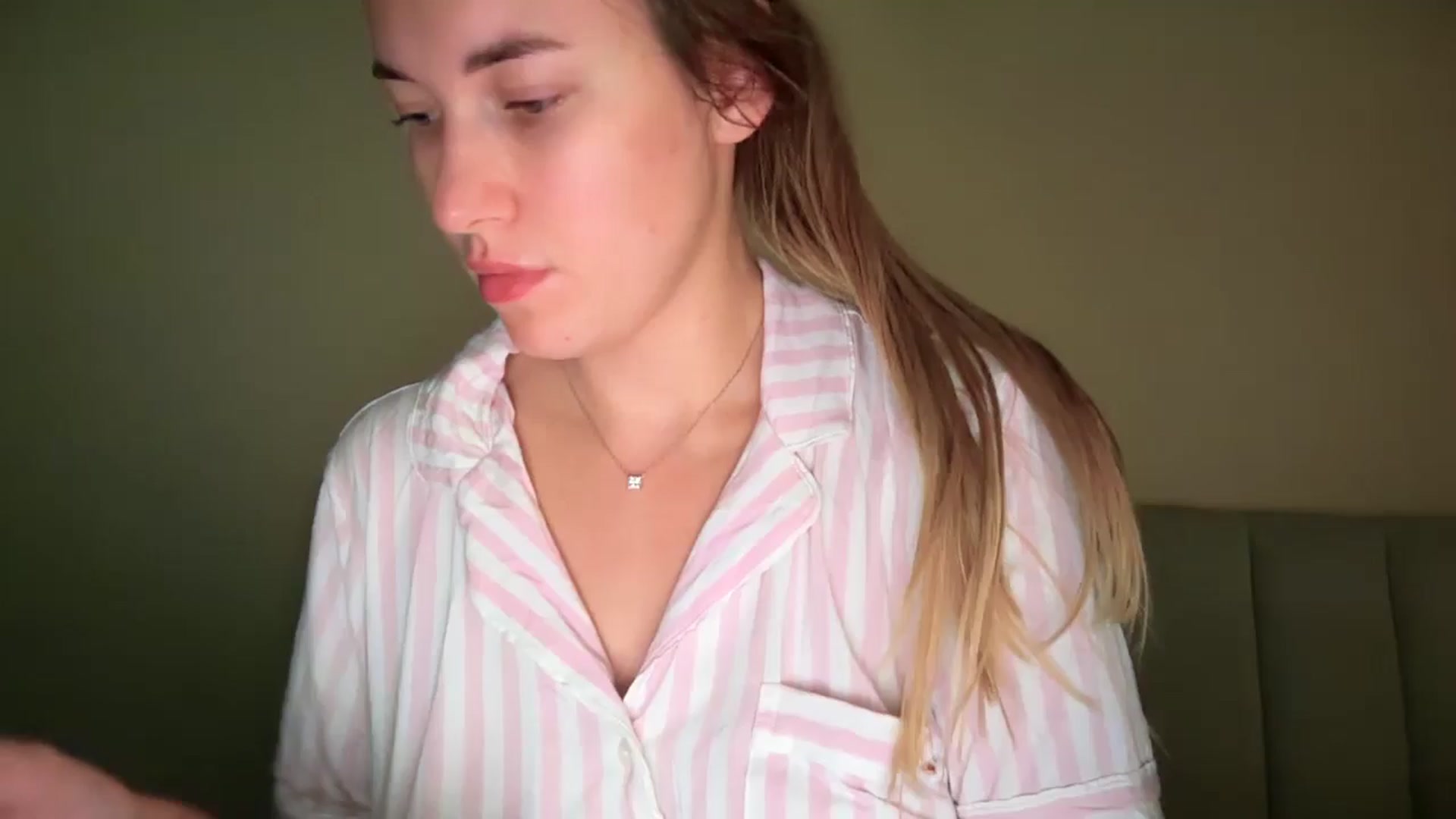 Gallery image thumbnail from SkySunFlower's myfreecams stream on, 10/14/2025, 07:48 image 3 of 20