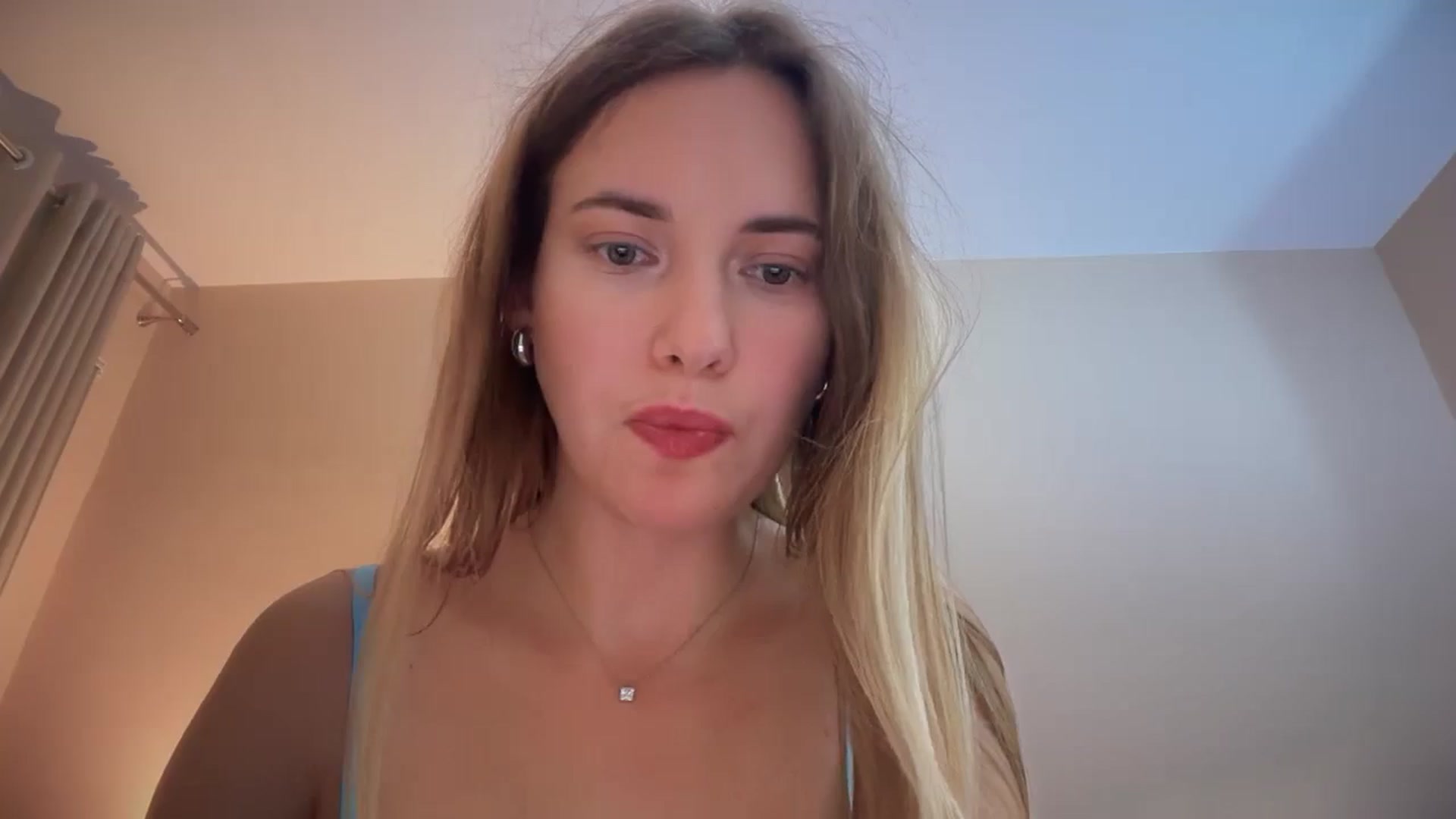 Gallery image thumbnail from SkySunFlower's myfreecams stream on, 10/16/2025, 01:02 image 7 of 20
