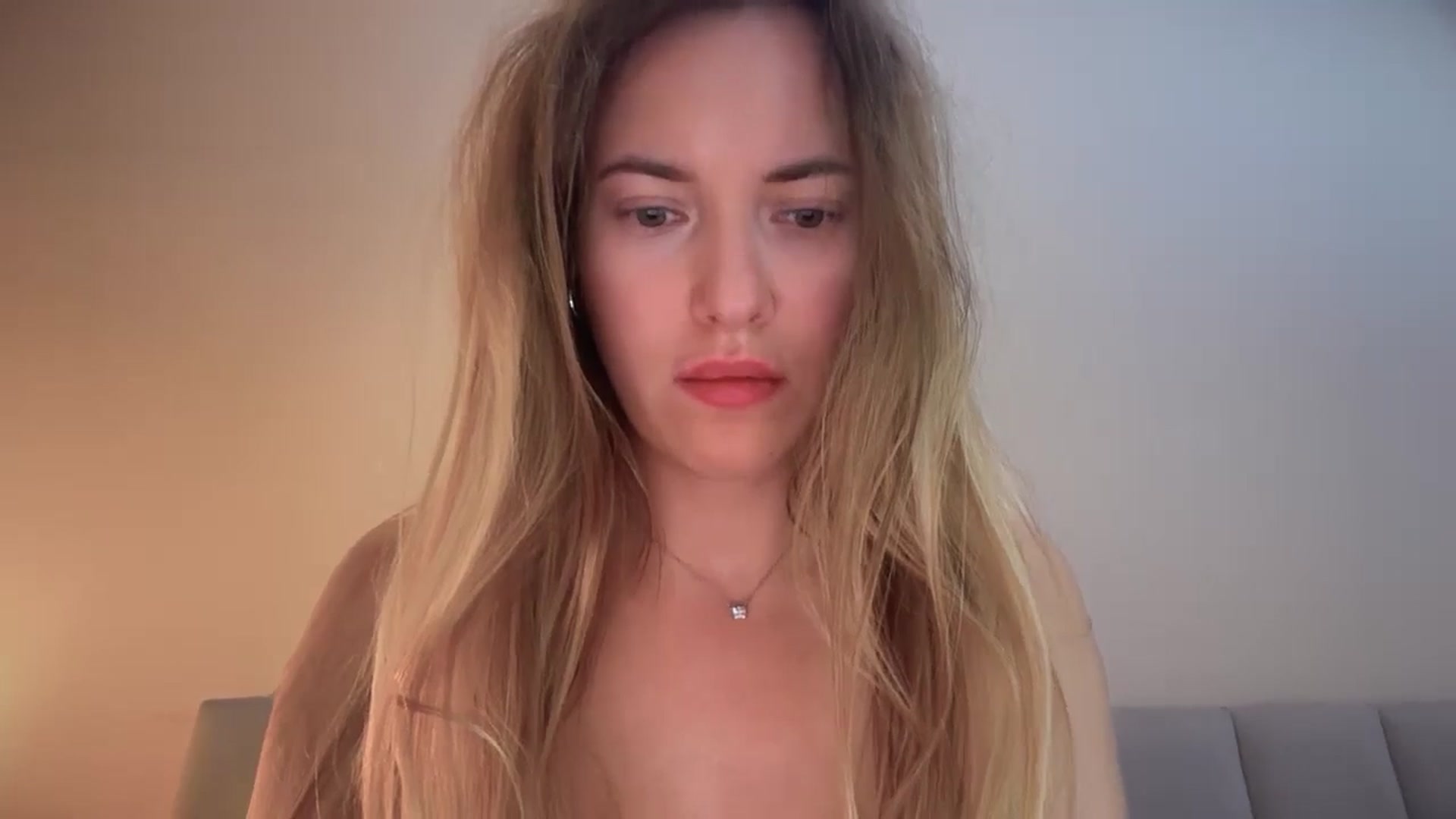 Gallery image thumbnail from SkySunFlower's myfreecams stream on, 10/16/2025, 04:15 image 5 of 20