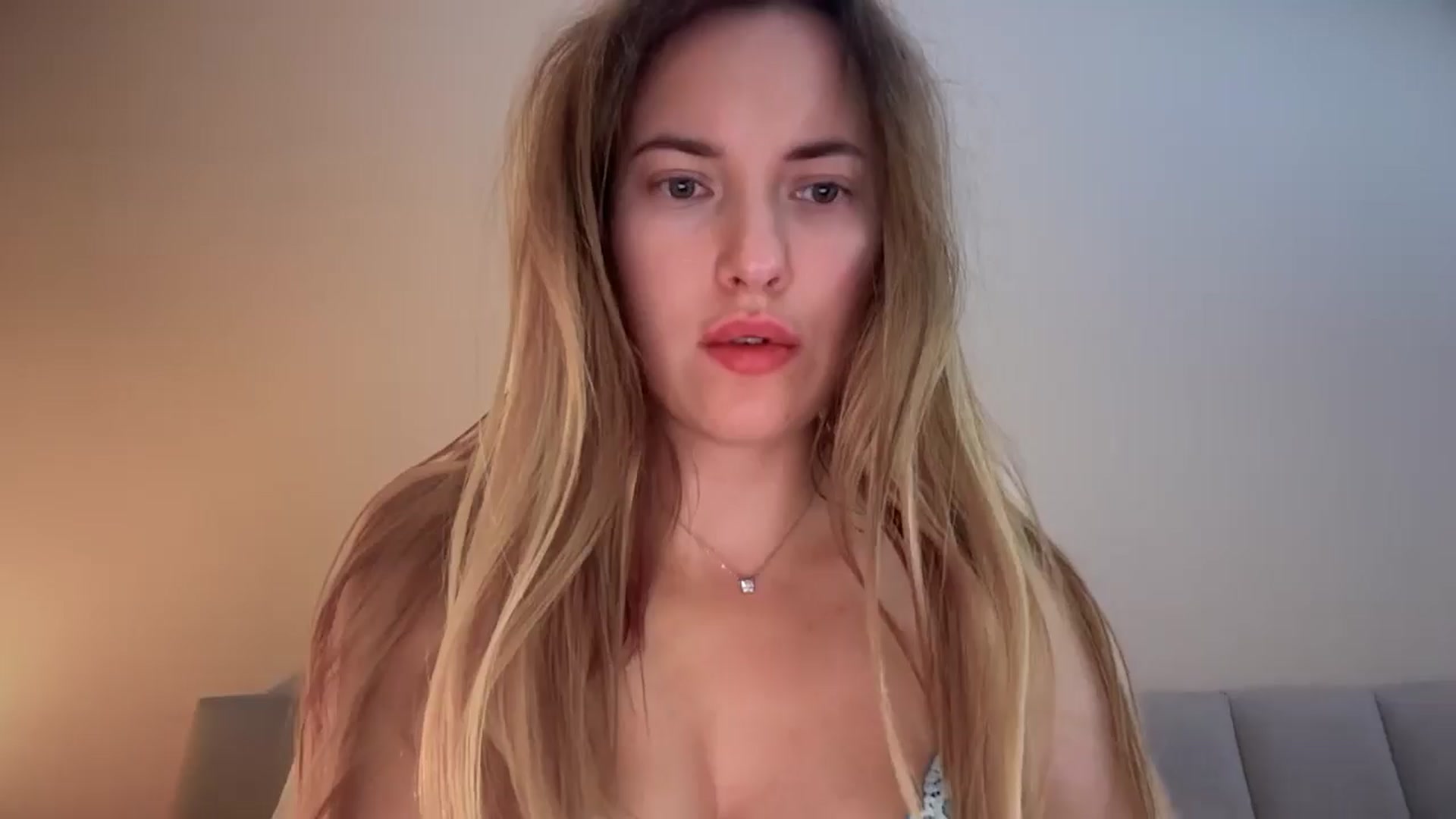 Gallery image thumbnail from SkySunFlower's myfreecams stream on, 10/16/2025, 04:15 image 1 of 20