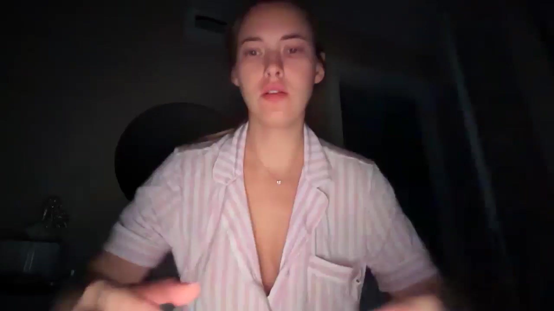 Gallery image thumbnail from SkySunFlower's myfreecams stream on, 10/16/2025, 05:00 image 4 of 20