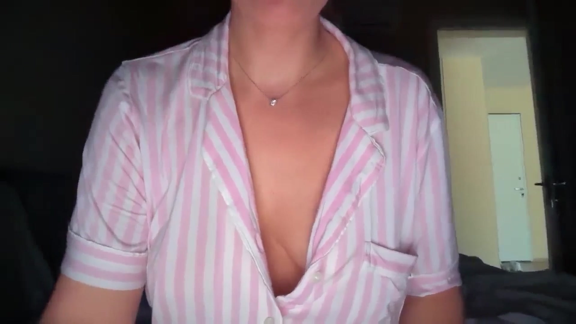 Gallery image thumbnail from SkySunFlower's myfreecams stream on, 10/17/2025, 06:06 image 20 of 20