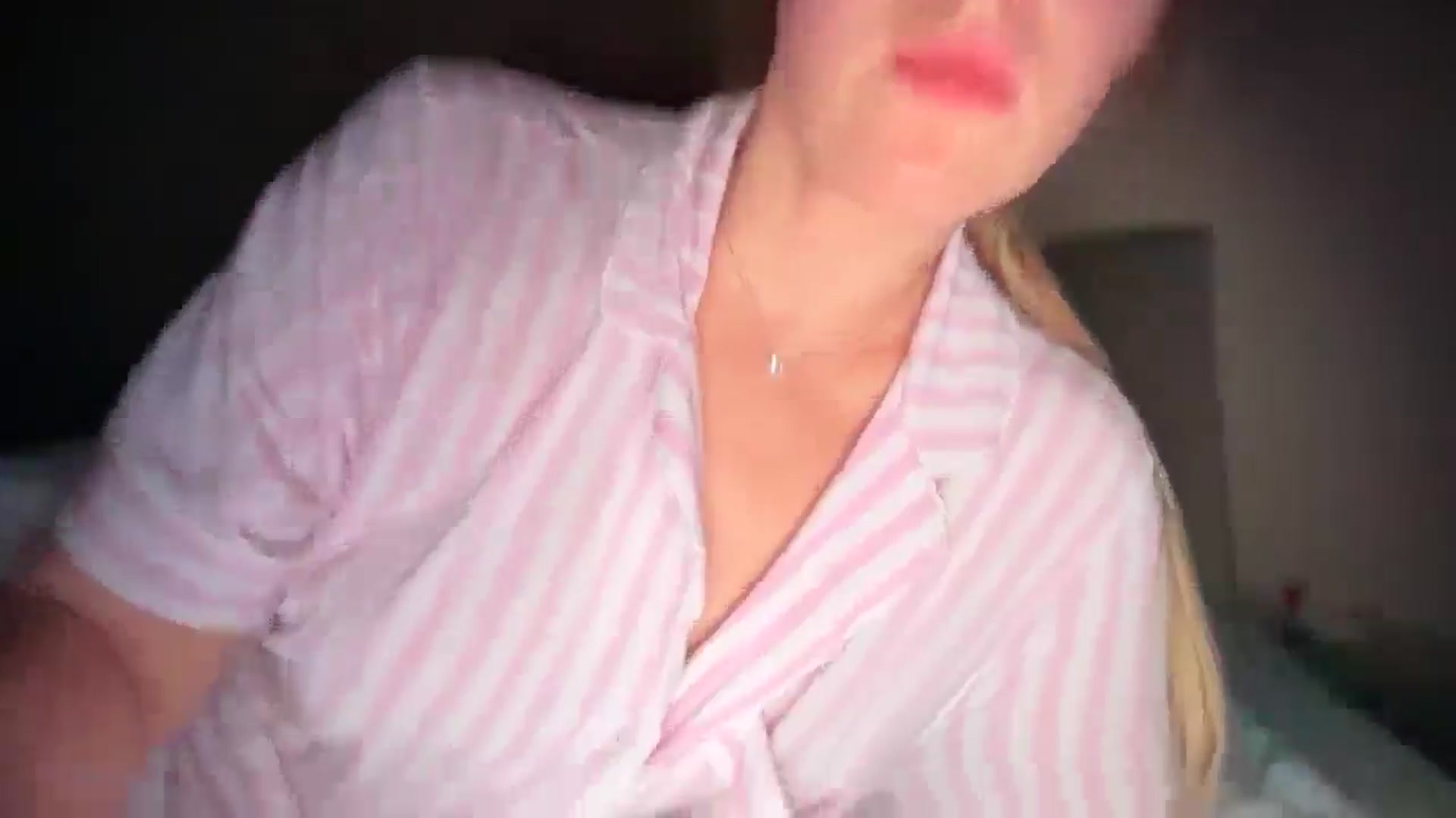 Gallery image thumbnail from SkySunFlower's myfreecams stream on, 10/17/2025, 06:06 image 17 of 20