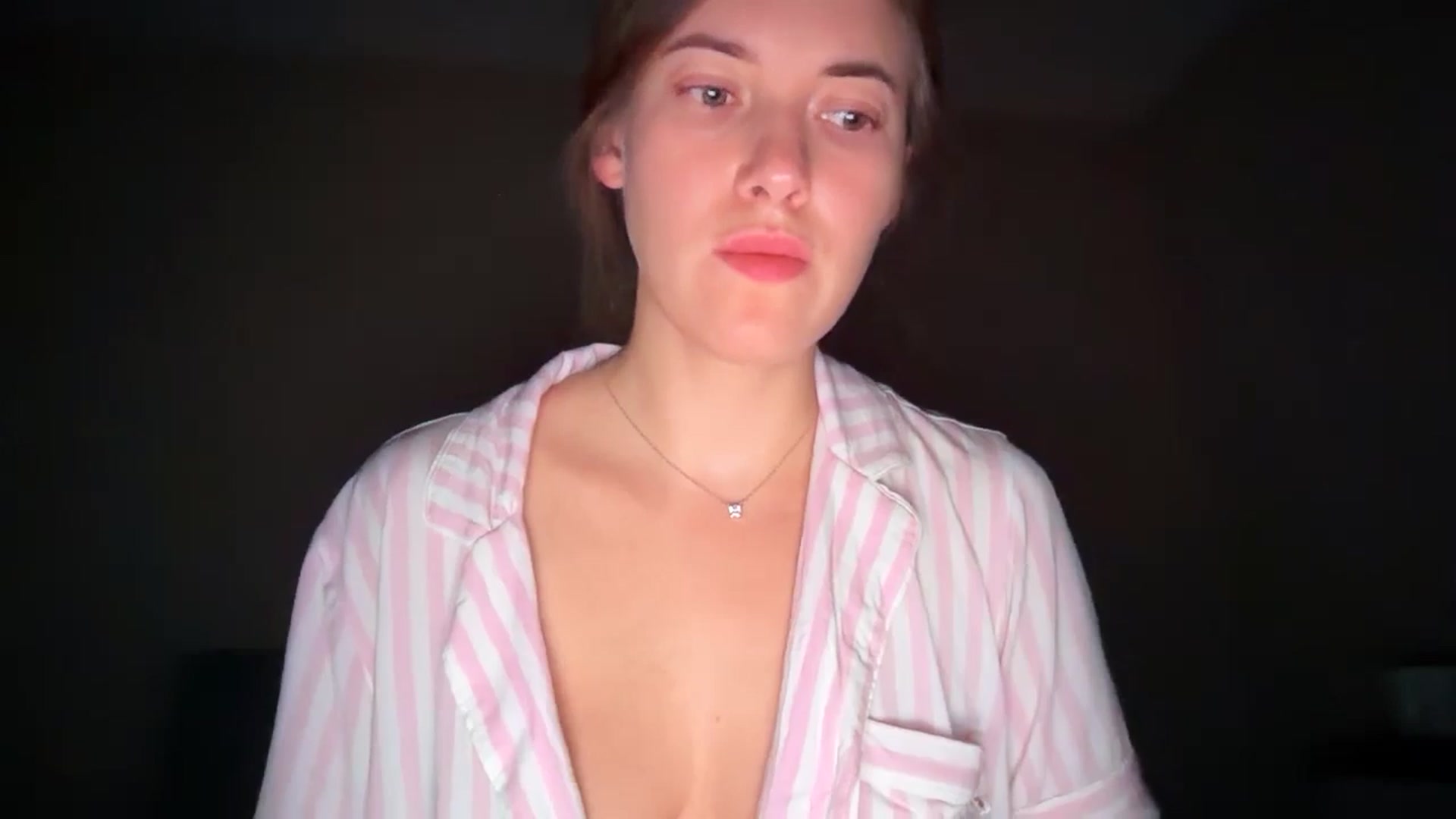 Gallery image thumbnail from SkySunFlower's myfreecams stream on, 10/17/2025, 06:06 image 14 of 20