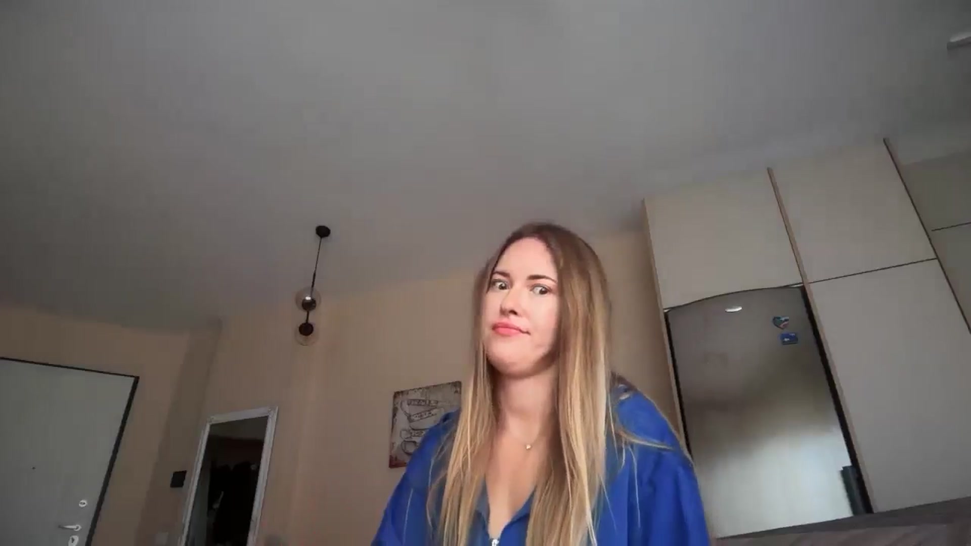 Gallery image thumbnail from SkySunFlower's myfreecams stream on, 10/21/2025, 15:08 image 5 of 20