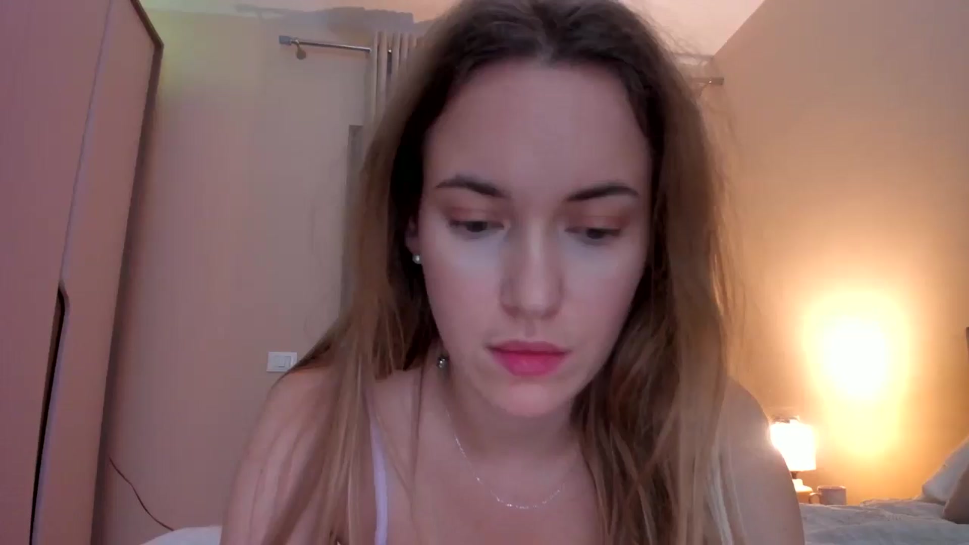 Gallery image thumbnail from SkySunFlower's myfreecams stream on, 10/22/2025, 23:20 image 6 of 20