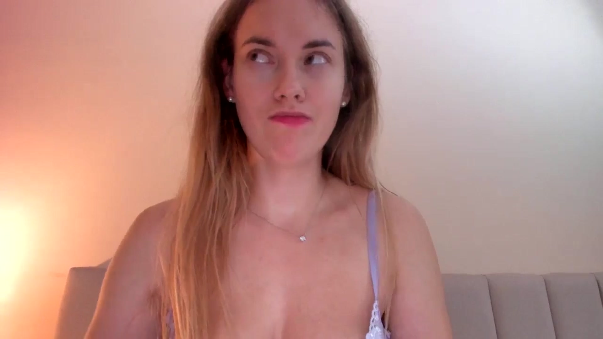Gallery image thumbnail from SkySunFlower's myfreecams stream on, 10/23/2025, 01:23 image 19 of 20