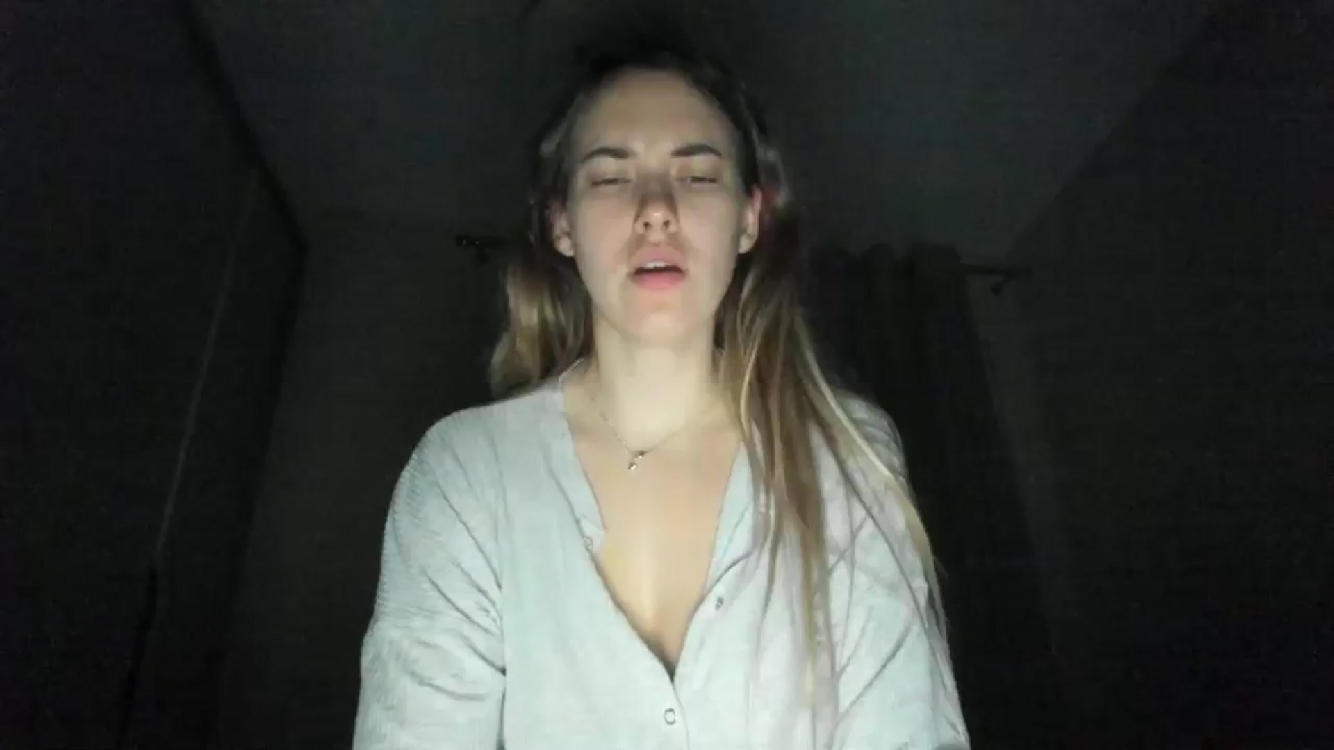 Gallery image thumbnail from SkySunFlower's myfreecams stream on, 11/02/2025, 01:41 image 16 of 20