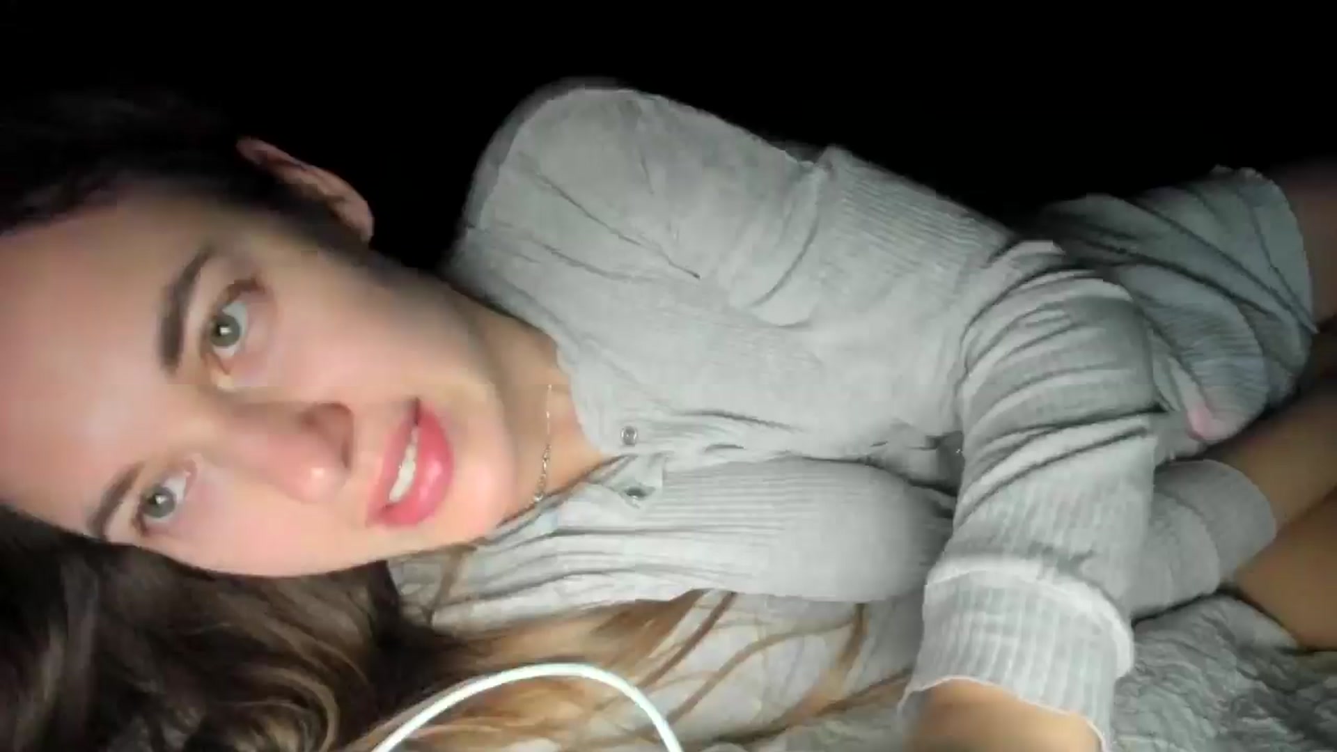 Gallery image thumbnail from SkySunFlower's myfreecams stream on, 11/02/2025, 01:41 image 3 of 20