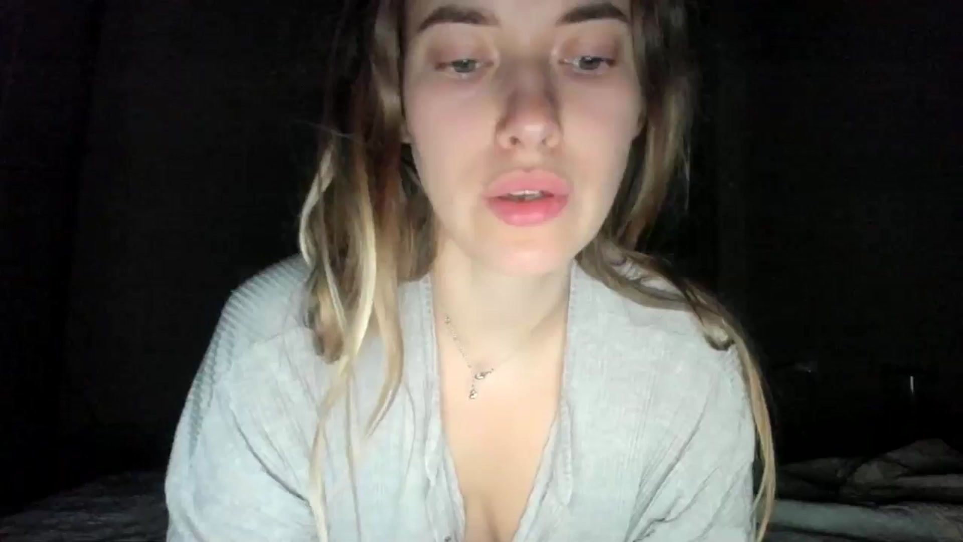 Gallery image thumbnail from SkySunFlower's myfreecams stream on, 11/02/2025, 02:58 image 2 of 20