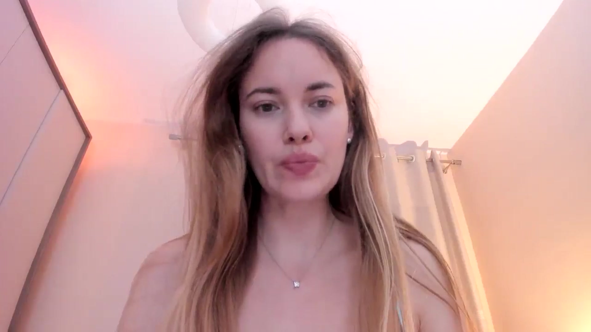 Gallery image thumbnail from SkySunFlower's myfreecams stream on, 11/03/2025, 03:40 image 14 of 20