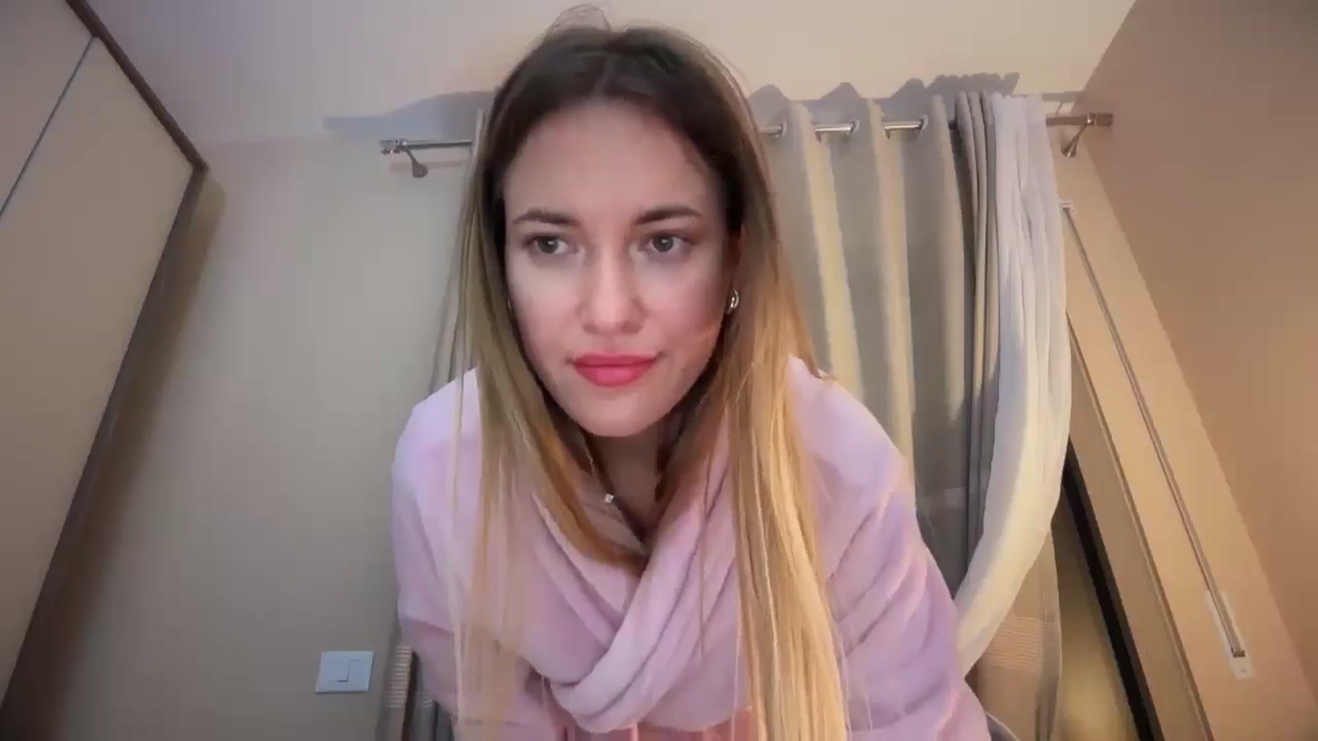 Gallery image thumbnail from SkySunFlower's myfreecams stream on, 11/04/2025, 22:38 image 4 of 20