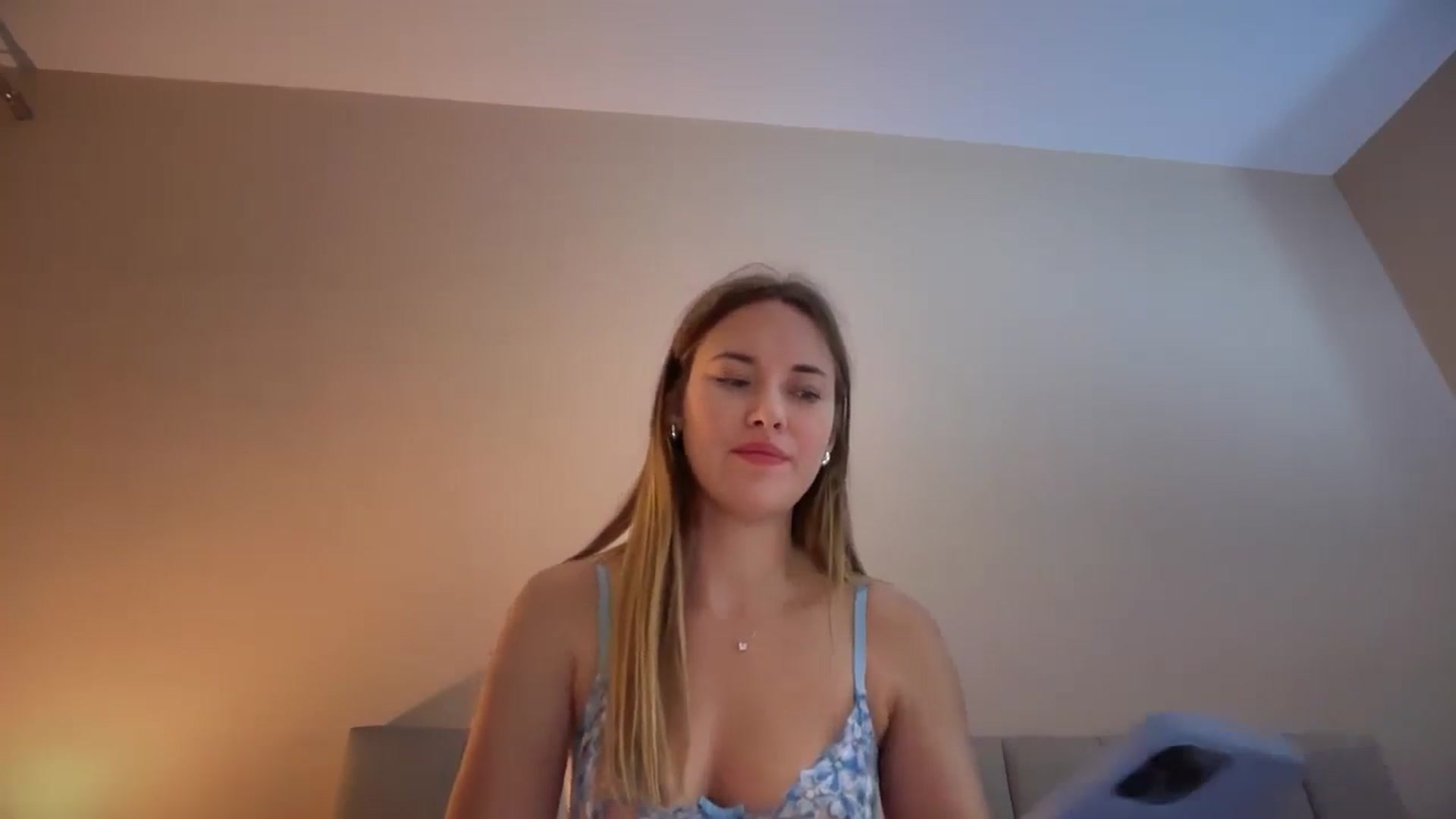 Gallery image thumbnail from SkySunFlower's myfreecams stream on, 11/05/2025, 24:01 image 7 of 20