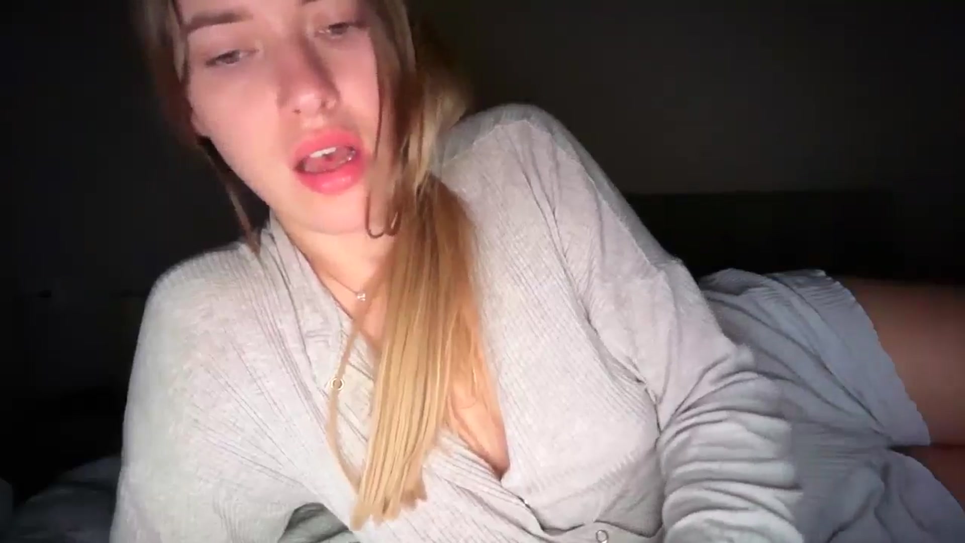 Gallery image thumbnail from SkySunFlower's myfreecams stream on, 11/05/2025, 06:29 image 6 of 20