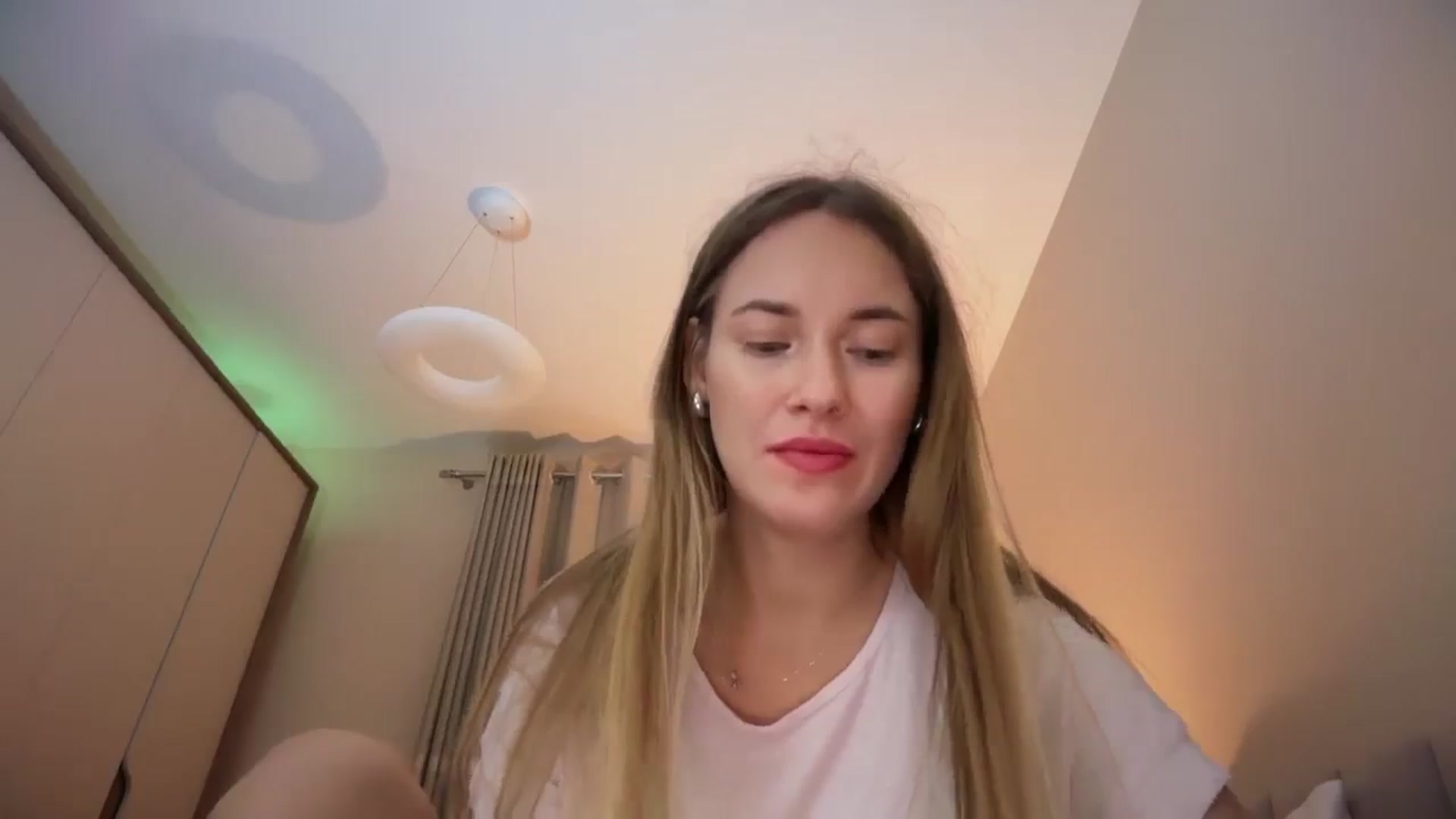Gallery image thumbnail from SkySunFlower's myfreecams stream on, 11/05/2025, 21:13 image 5 of 20