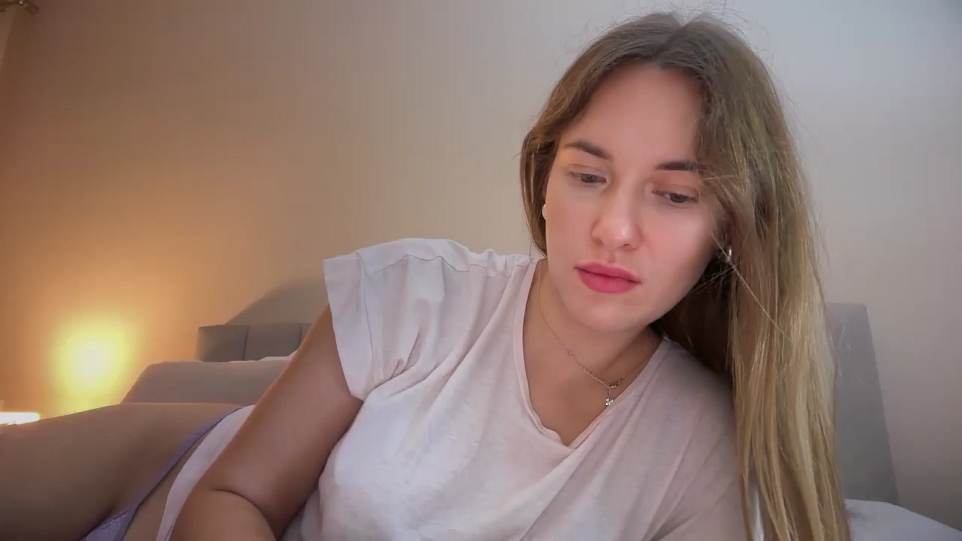 Gallery image thumbnail from SkySunFlower's myfreecams stream on, 11/05/2025, 21:13 image 17 of 20