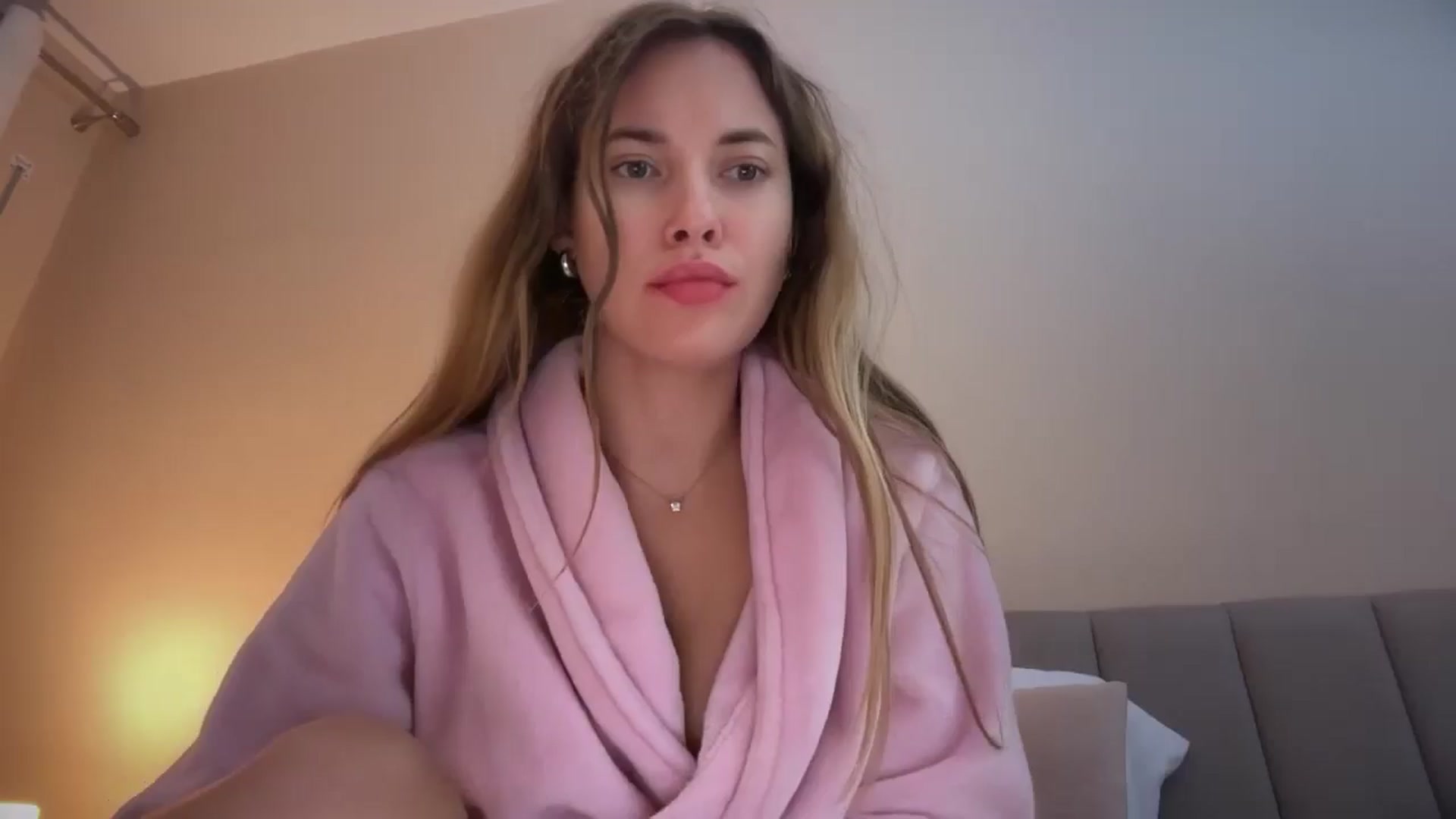 Gallery image thumbnail from SkySunFlower's myfreecams stream on, 11/08/2025, 04:24 image 1 of 20