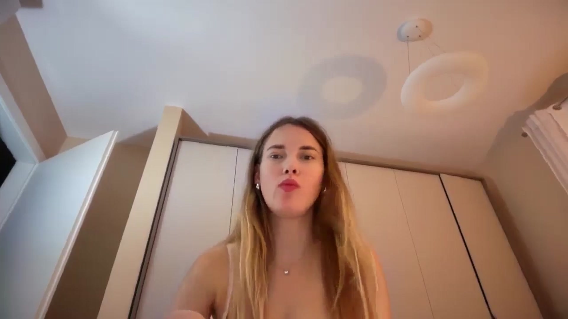 Gallery image thumbnail from SkySunFlower's myfreecams stream on, 11/09/2025, 23:05 image 3 of 20