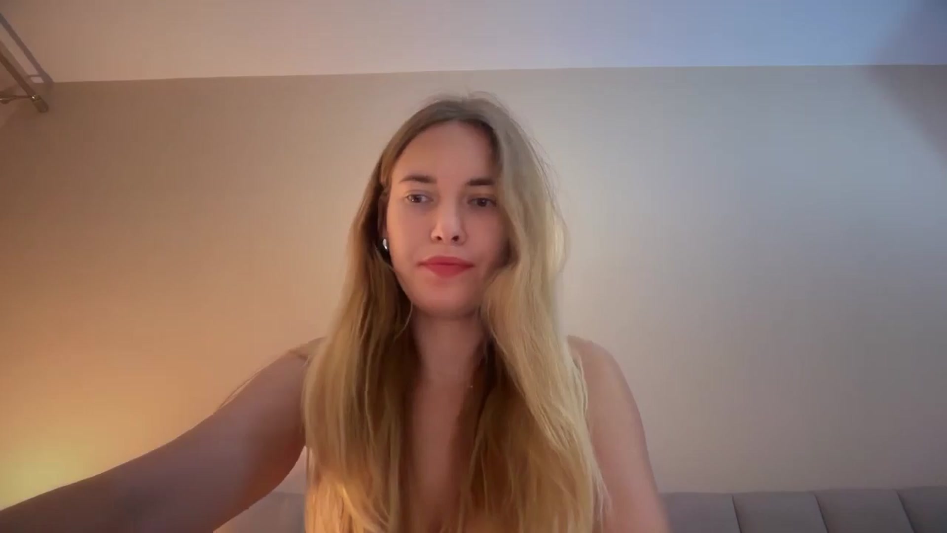 Gallery image thumbnail from SkySunFlower's myfreecams stream on, 11/11/2025, 02:10 image 2 of 20