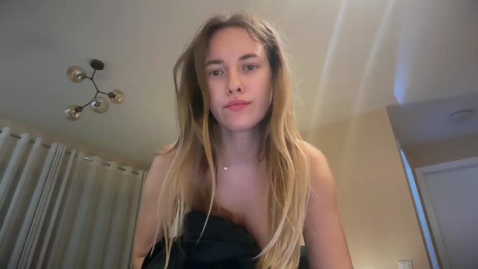 Gallery image thumbnail from SkySunFlower's myfreecams stream on, 11/13/2025, 03:01 image 16 of 20