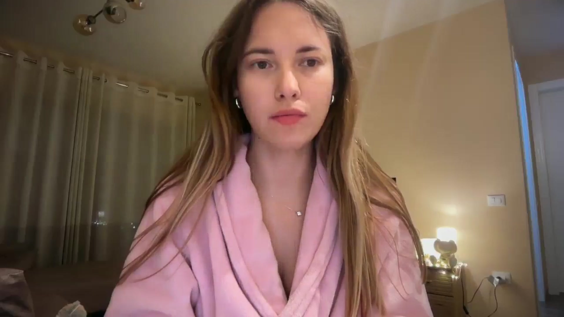 Gallery image thumbnail from SkySunFlower's myfreecams stream on, 11/13/2025, 04:20 image 10 of 20