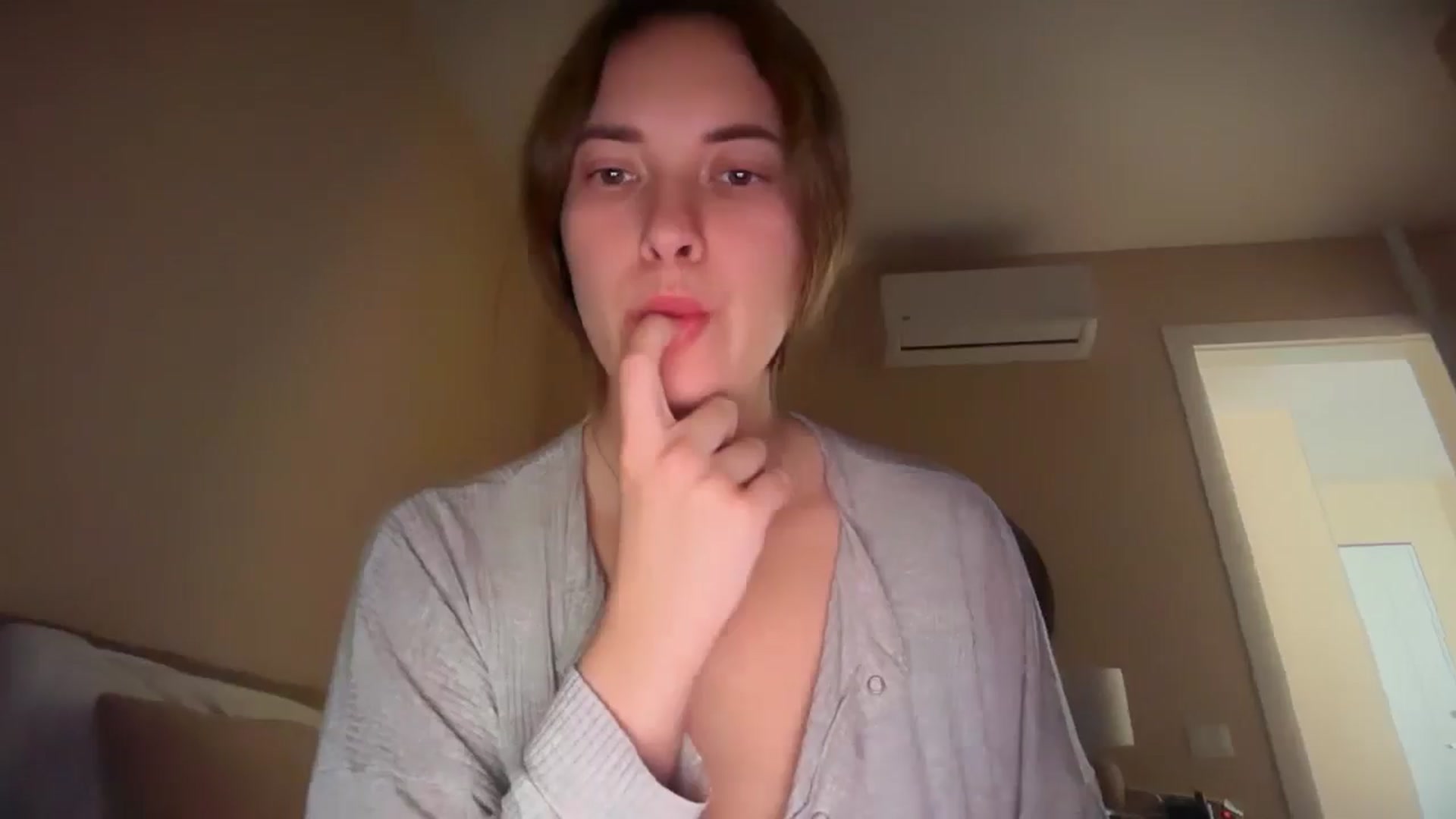 Gallery image thumbnail from SkySunFlower's myfreecams stream on, 11/13/2025, 09:26 image 16 of 20