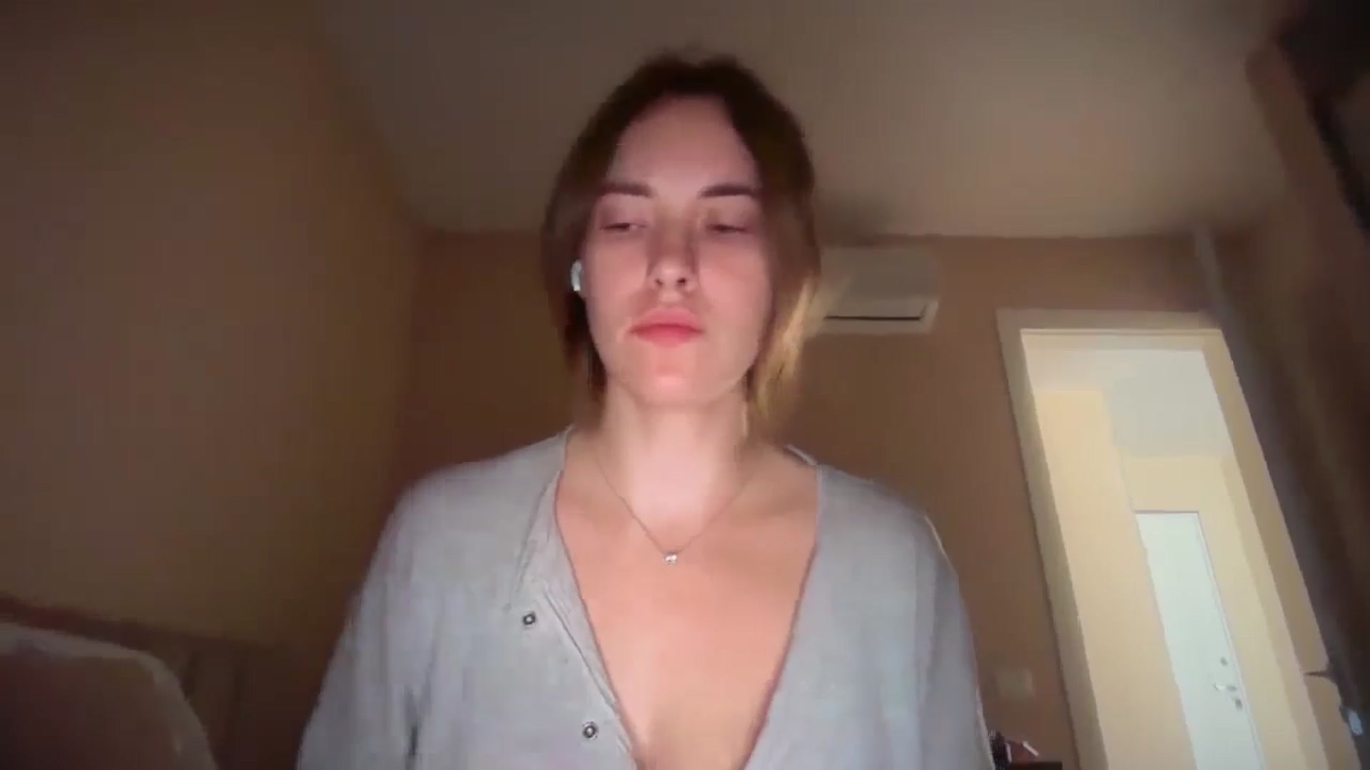 Gallery image thumbnail from SkySunFlower's myfreecams stream on, 11/13/2025, 10:21 image 17 of 20