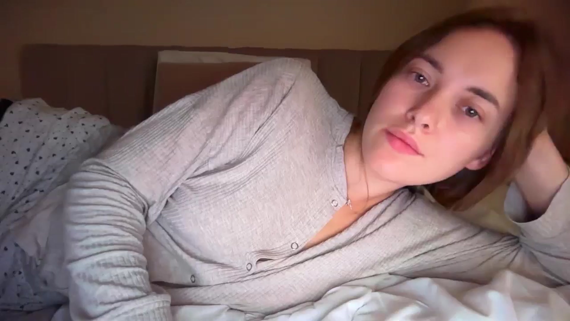 Gallery image thumbnail from SkySunFlower's myfreecams stream on, 11/13/2025, 10:21 image 14 of 20