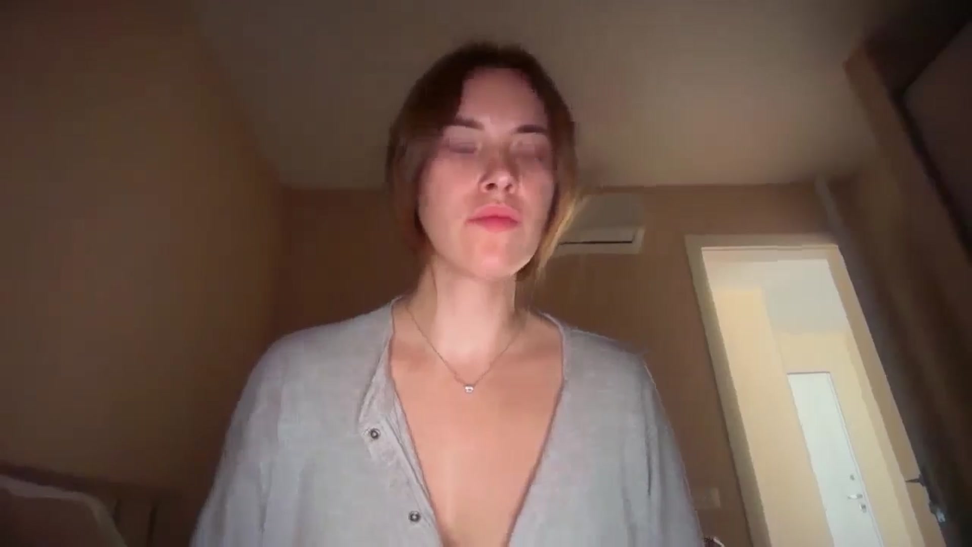 Gallery image thumbnail from SkySunFlower's myfreecams stream on, 11/13/2025, 10:21 image 16 of 20