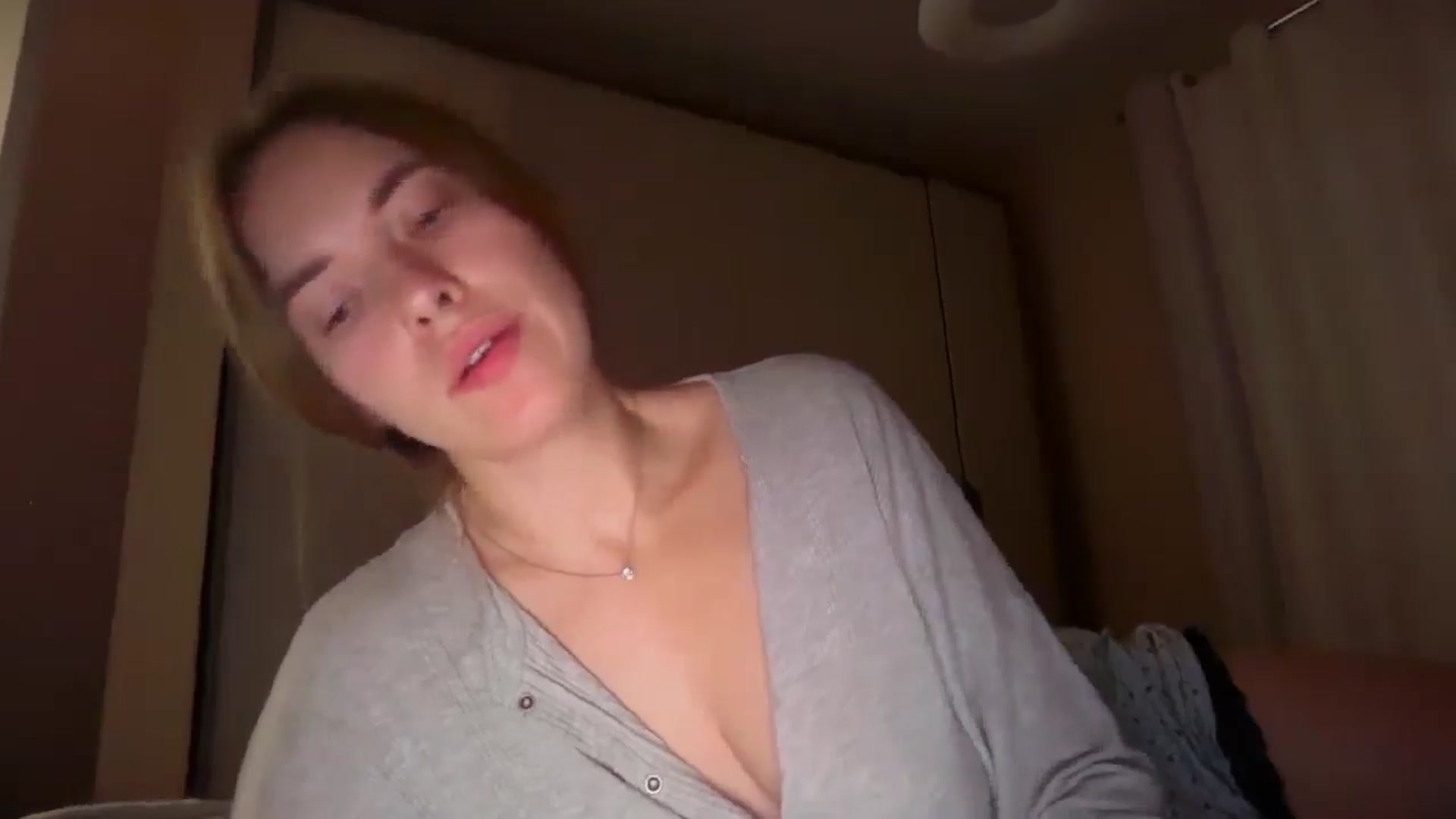 Gallery image thumbnail from SkySunFlower's myfreecams stream on, 11/13/2025, 10:21 image 4 of 20