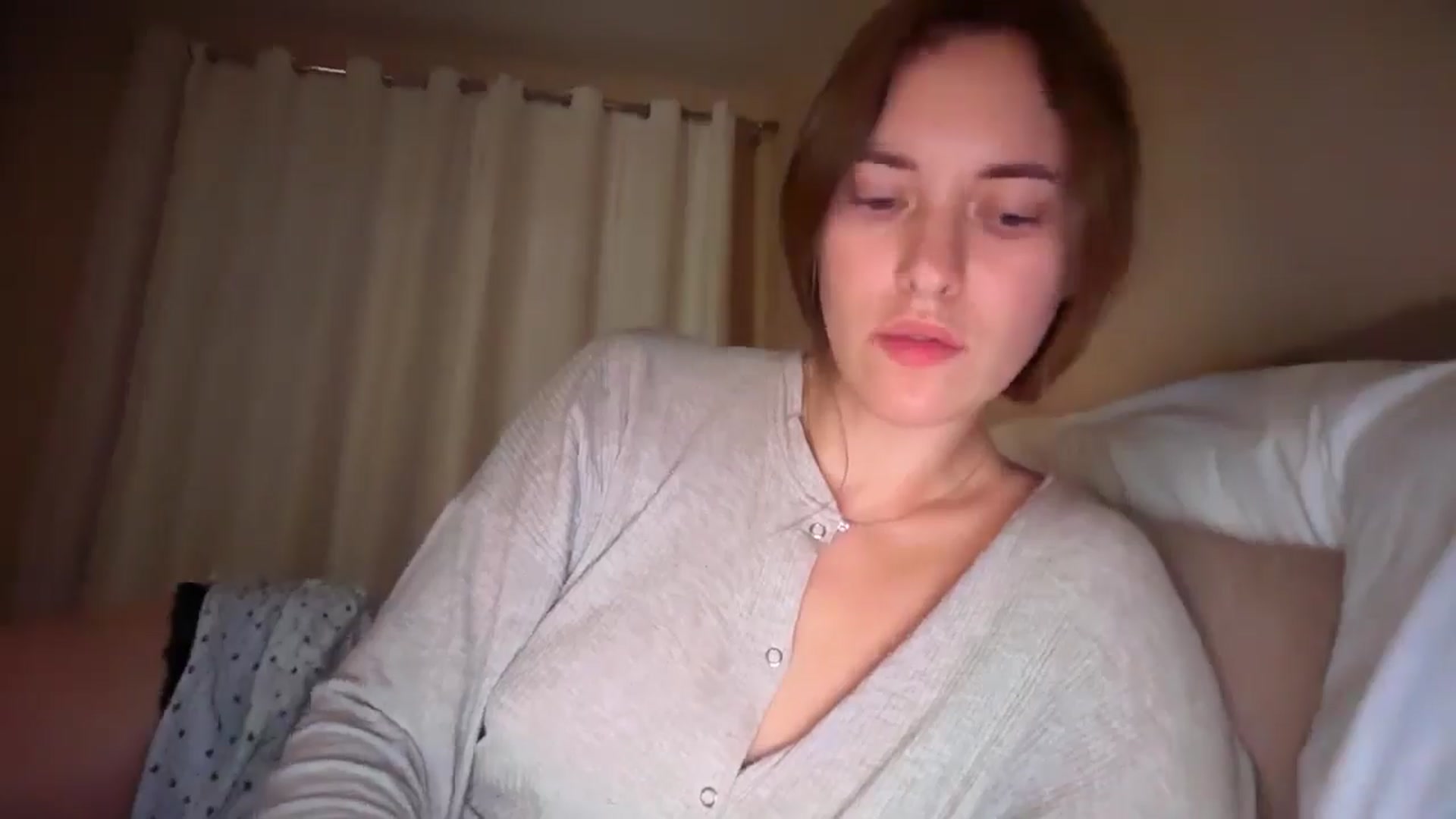 Gallery image thumbnail from SkySunFlower's myfreecams stream on, 11/13/2025, 10:21 image 9 of 20